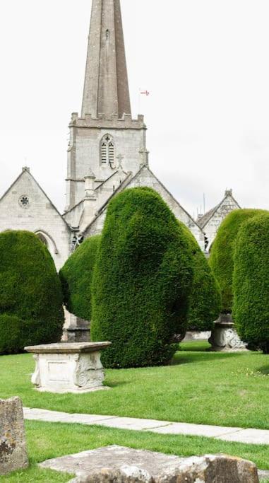 Stylish Painswick Getaway