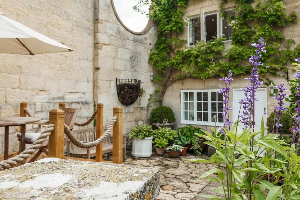 Stylish Painswick Getaway