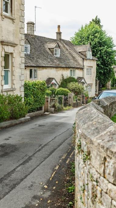Stylish Painswick Getaway