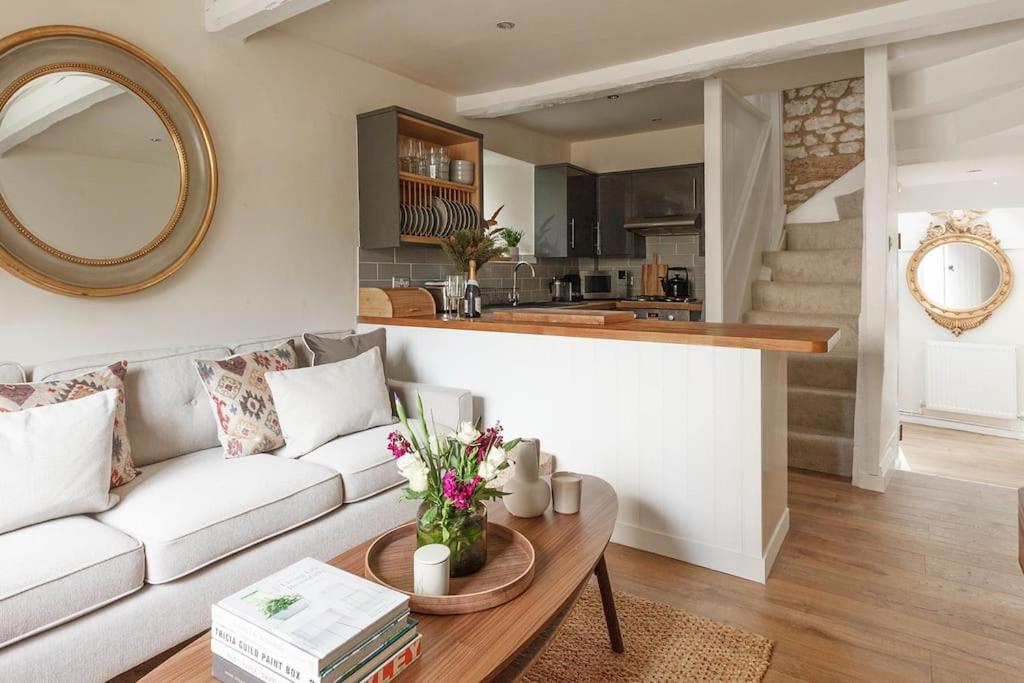 Stylish Painswick Getaway