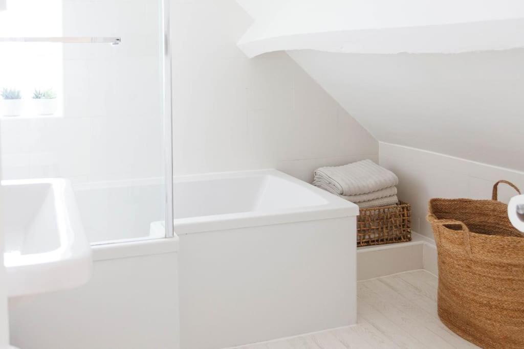 Stylish Painswick Getaway