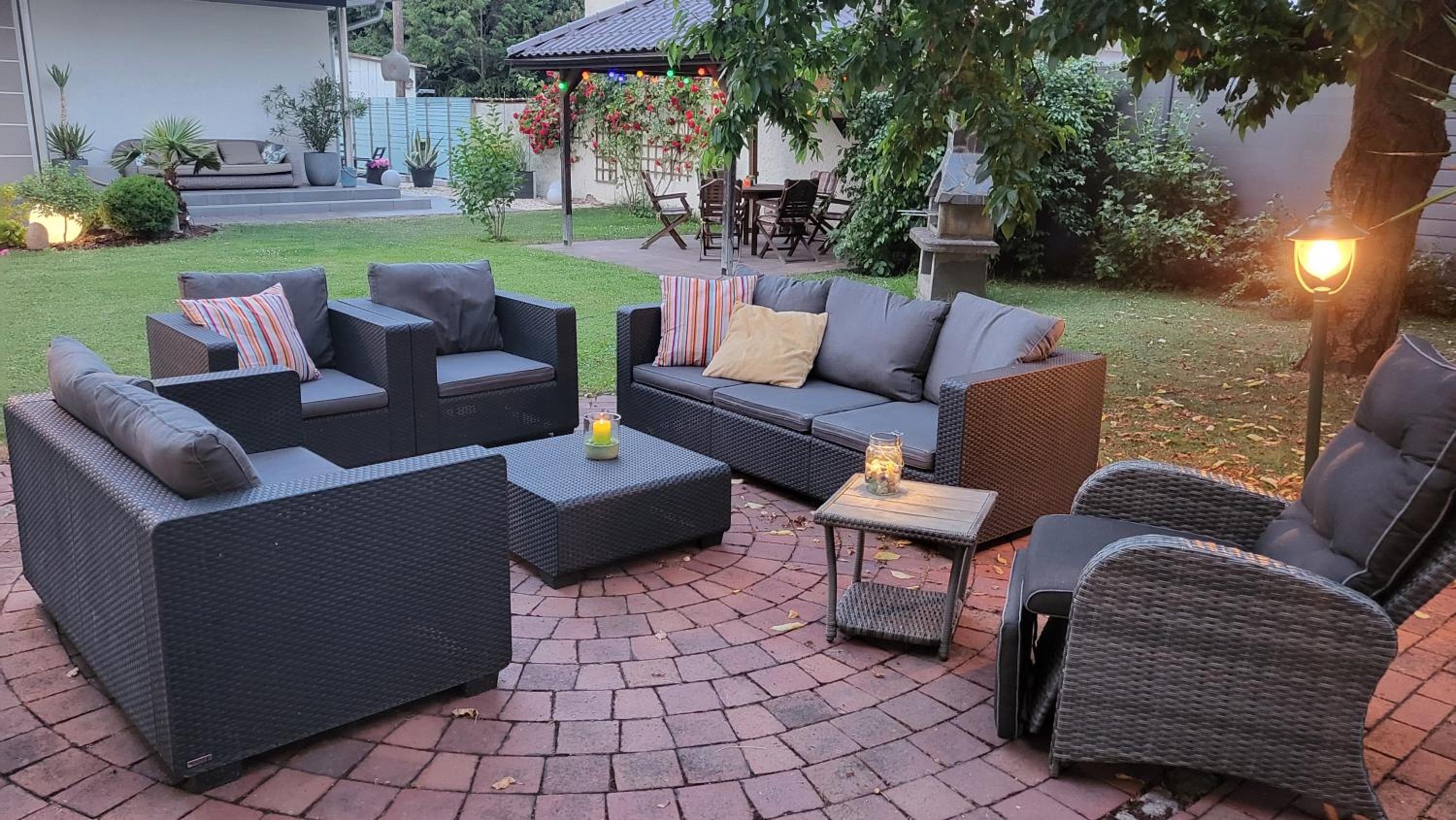 Apartments am Saalebogen mit Gartenterrasse, Grillkamin und freie Parkplätze