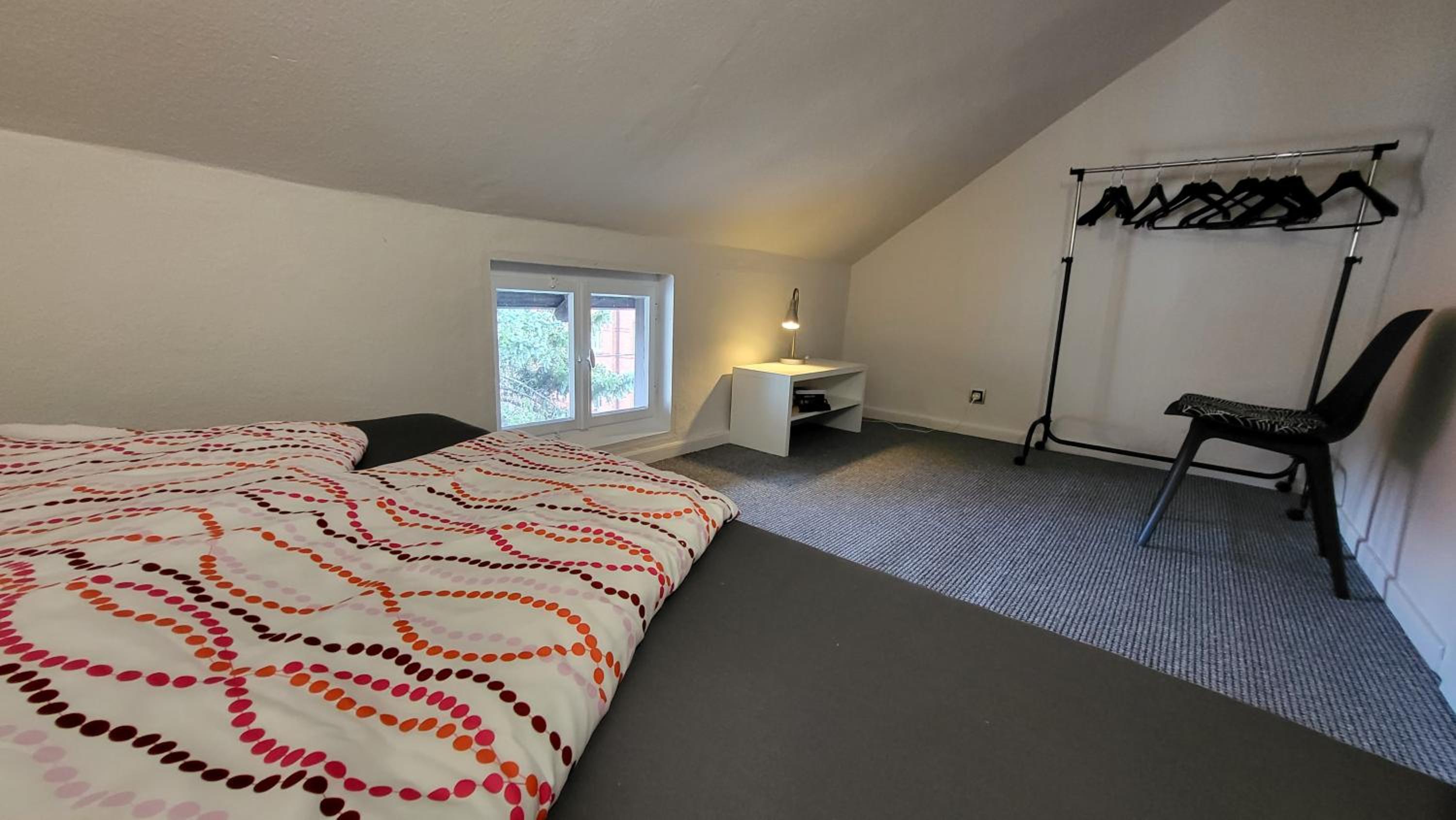 Apartments am Saalebogen mit Gartenterrasse, Grillkamin und freie Parkplätze