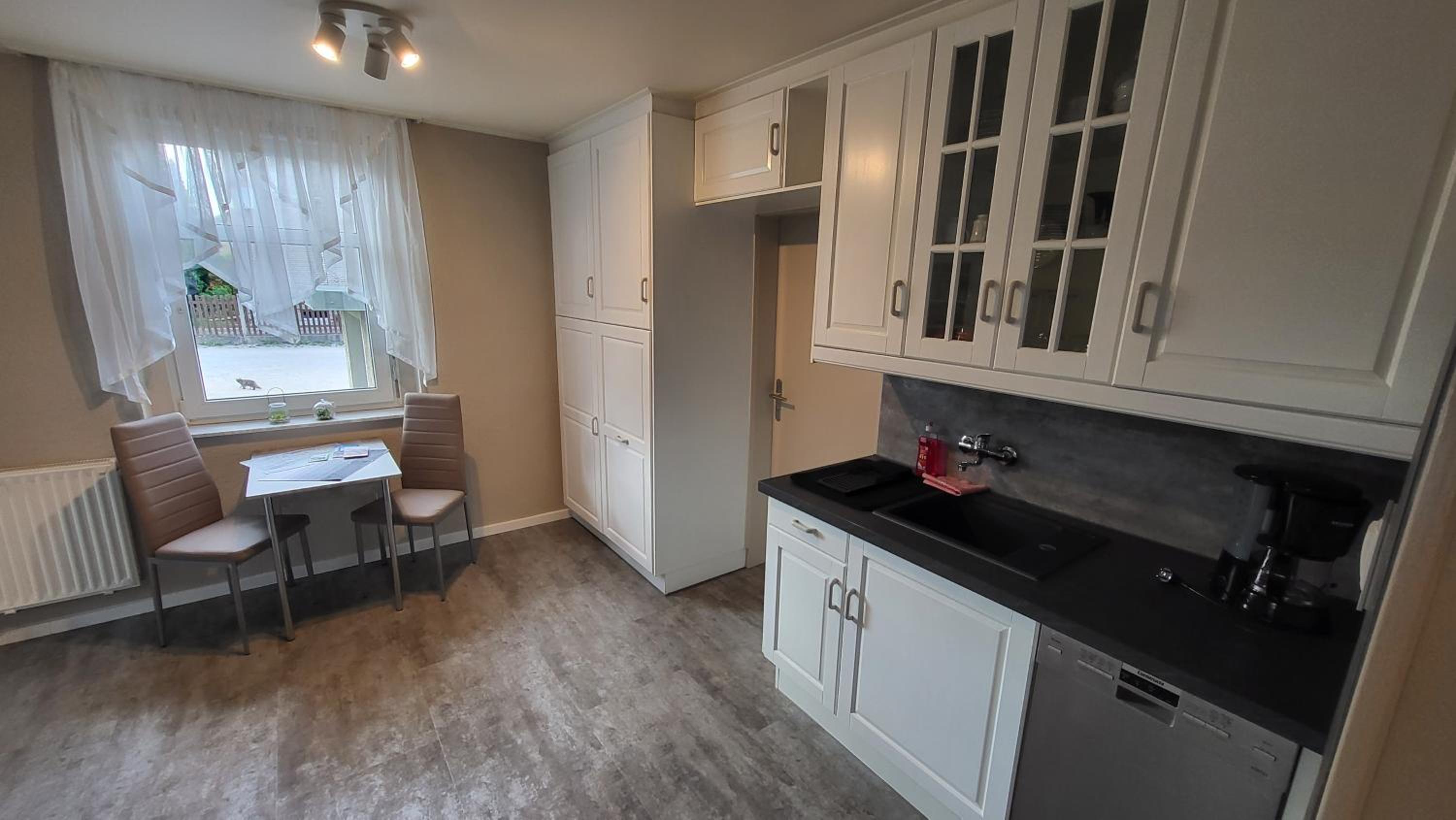 Apartments am Saalebogen mit Gartenterrasse, Grillkamin und freie Parkplätze