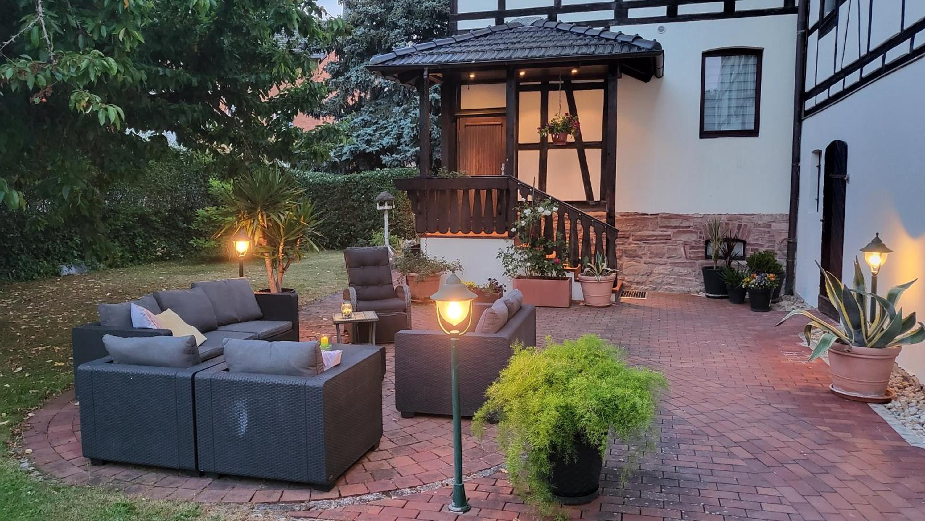 Apartments am Saalebogen mit Gartenterrasse, Grillkamin und freie Parkplätze