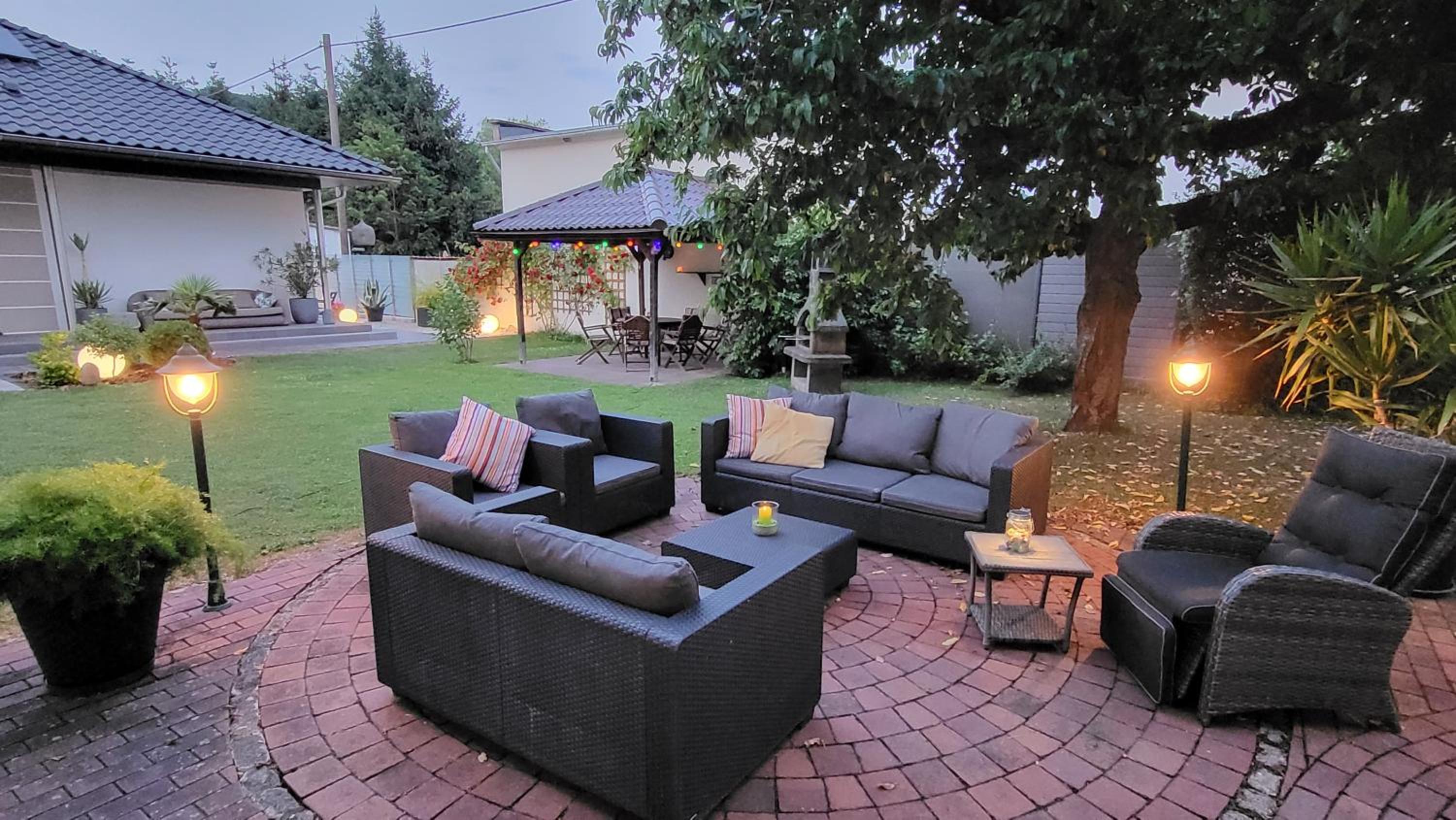 Apartments am Saalebogen mit Gartenterrasse, Grillkamin und freie Parkplätze