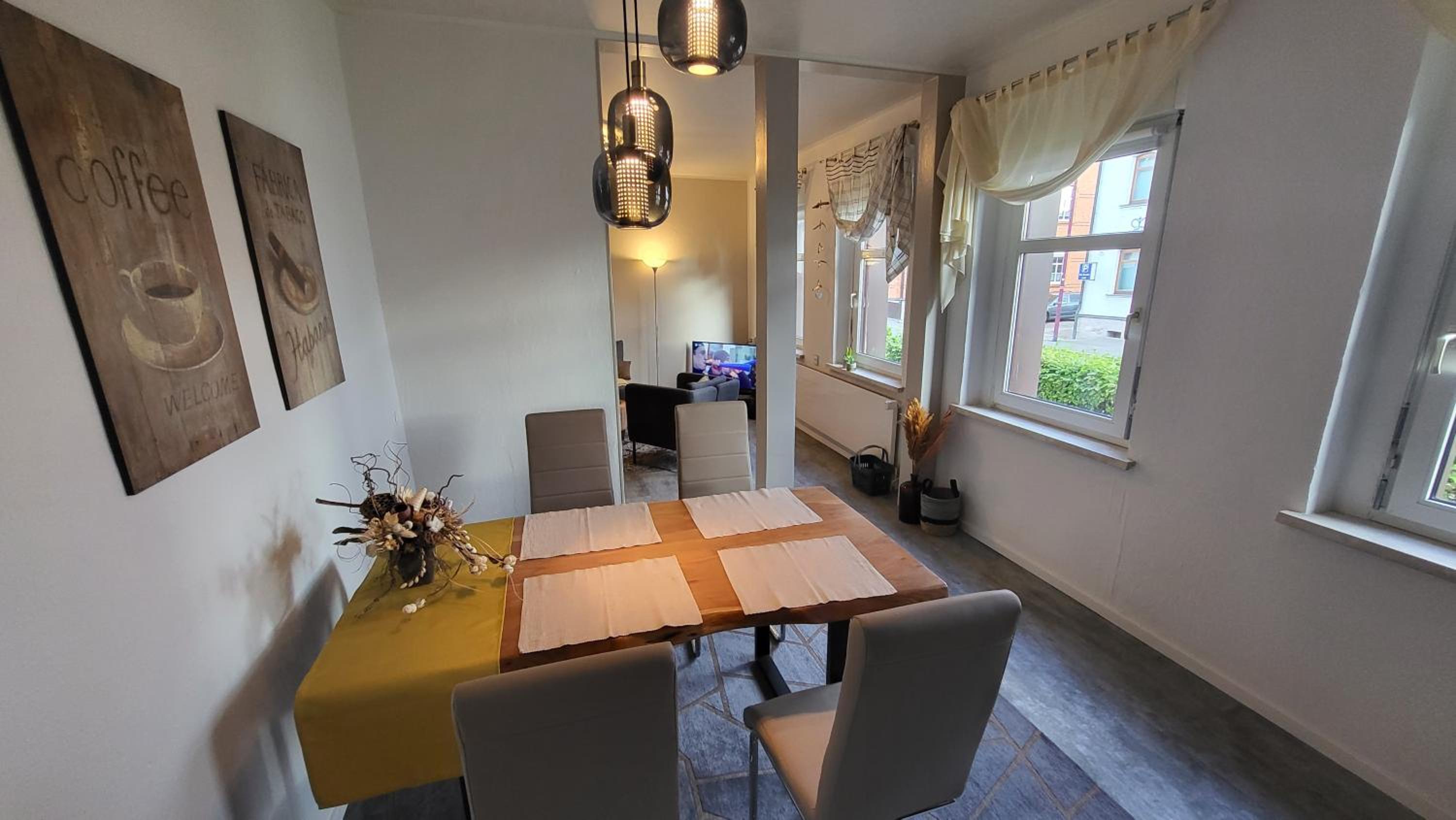 Apartments am Saalebogen mit Gartenterrasse, Grillkamin und freie Parkplätze
