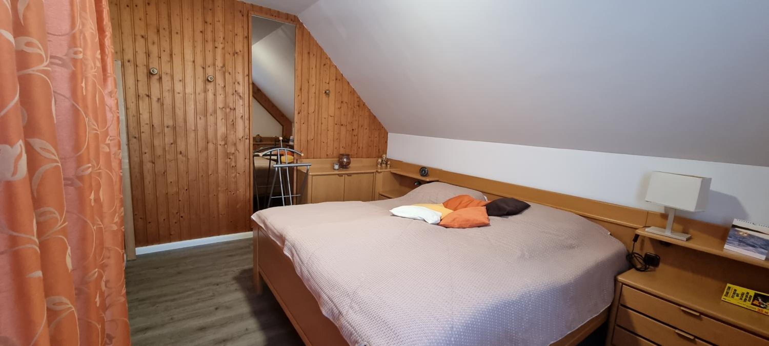 IQBAL-Hütte (die Moorperle)