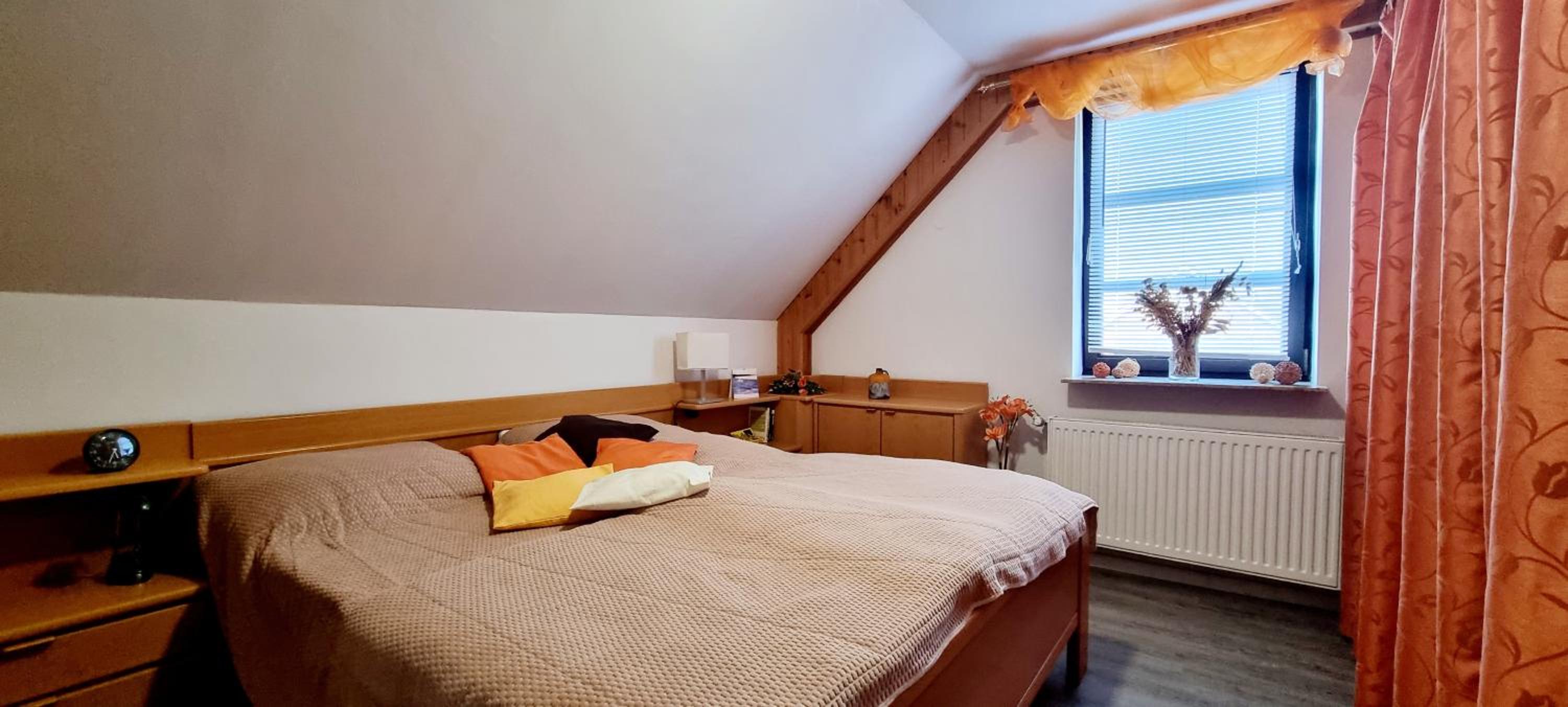 IQBAL-Hütte (die Moorperle)