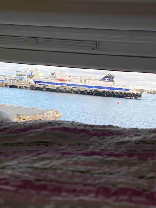 Moderne minihus ved havet