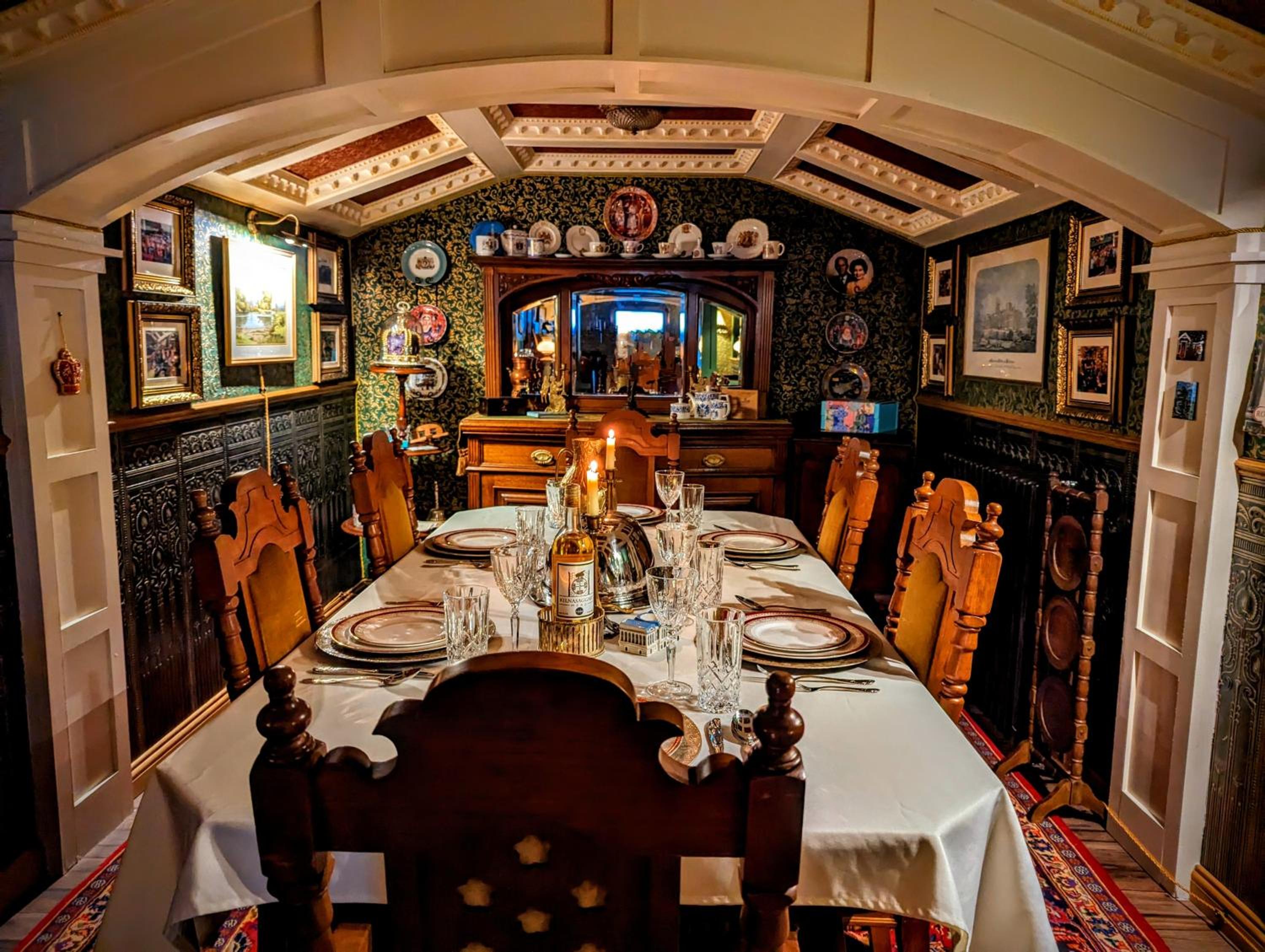 Sheddington Manor - 2 Bedroom Guest House & Cinema