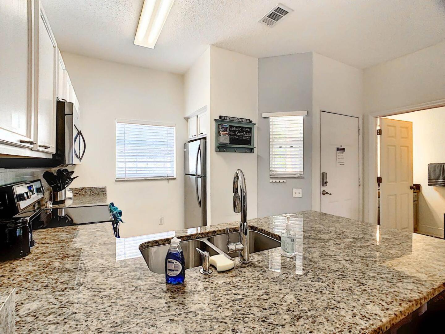3 Bedroom Townhome Close to Disney view 3