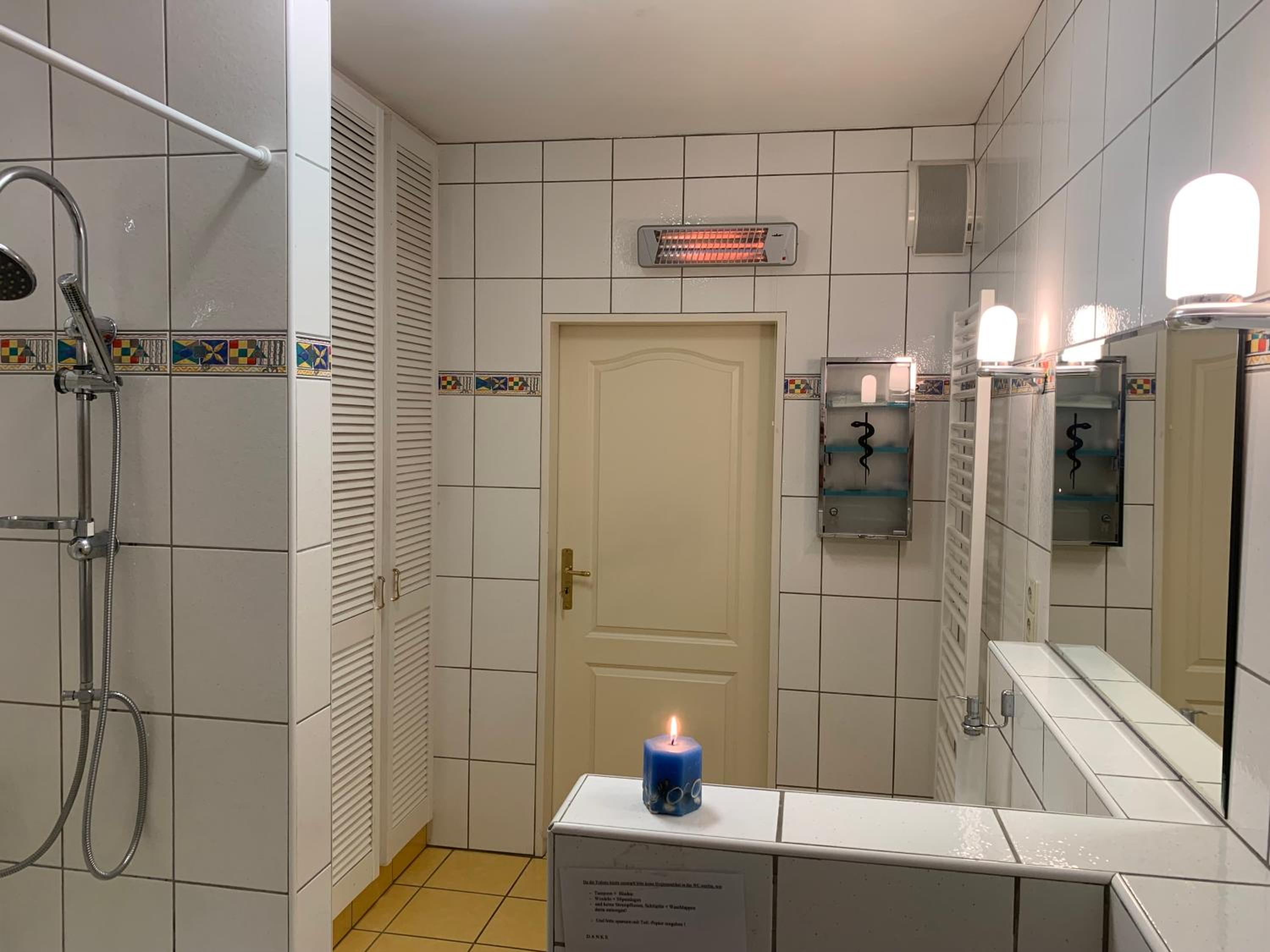IQBAL-Hütte (die Moorperle)