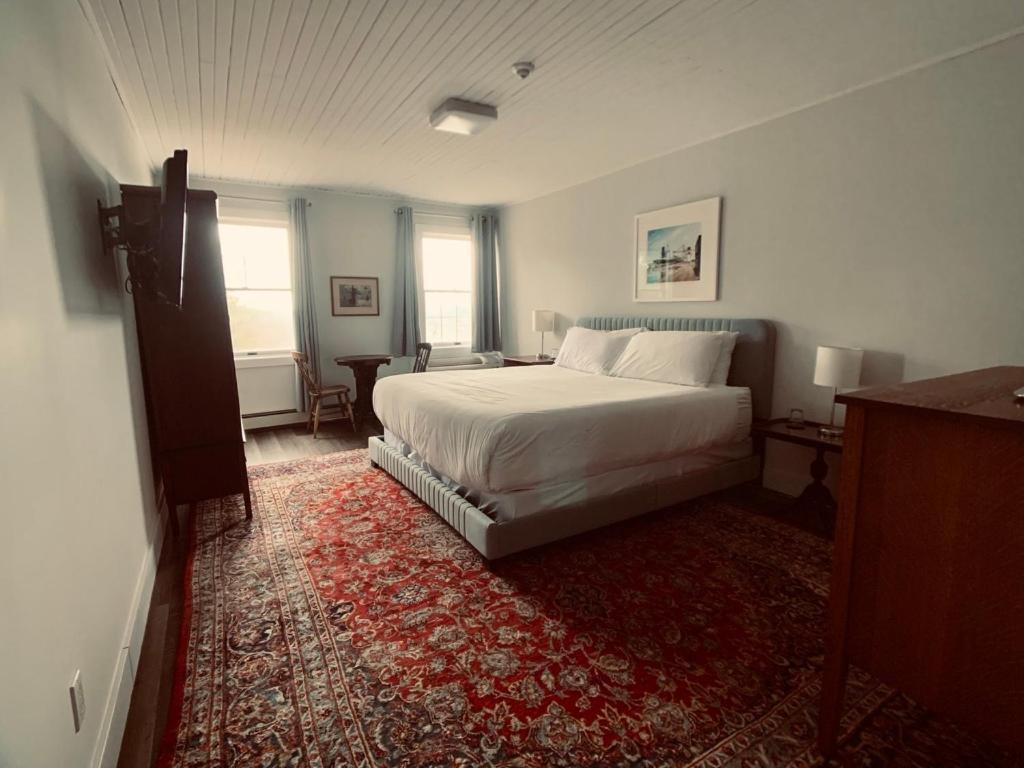 South Landing Inn