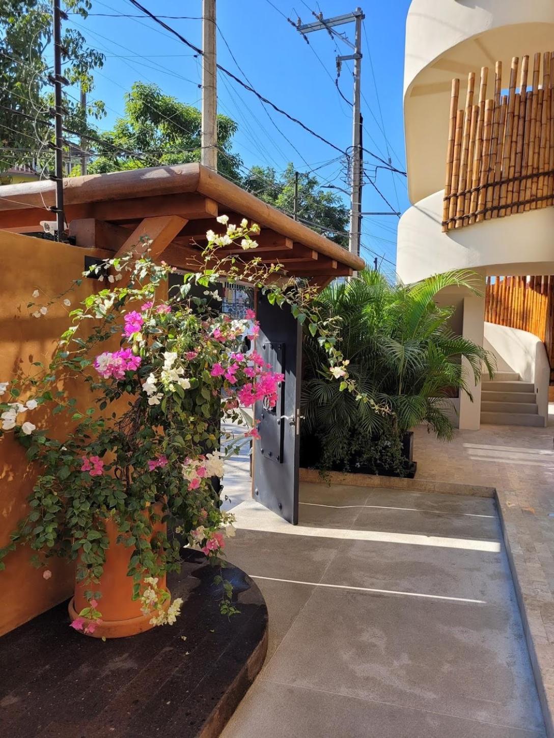 Lively condo in Zihua! view 2