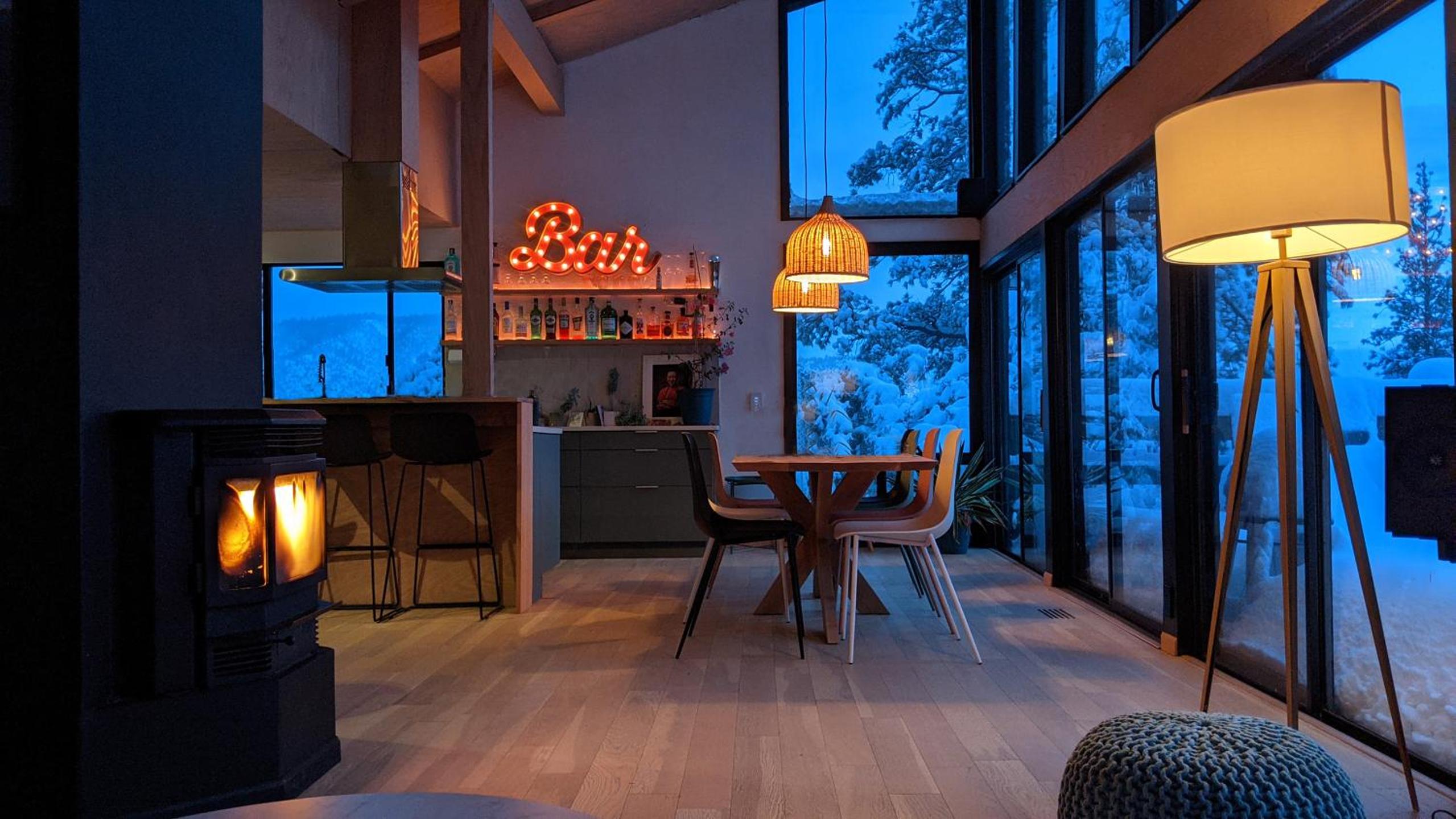 Spectacular Designer Treehouse with Mountain Views