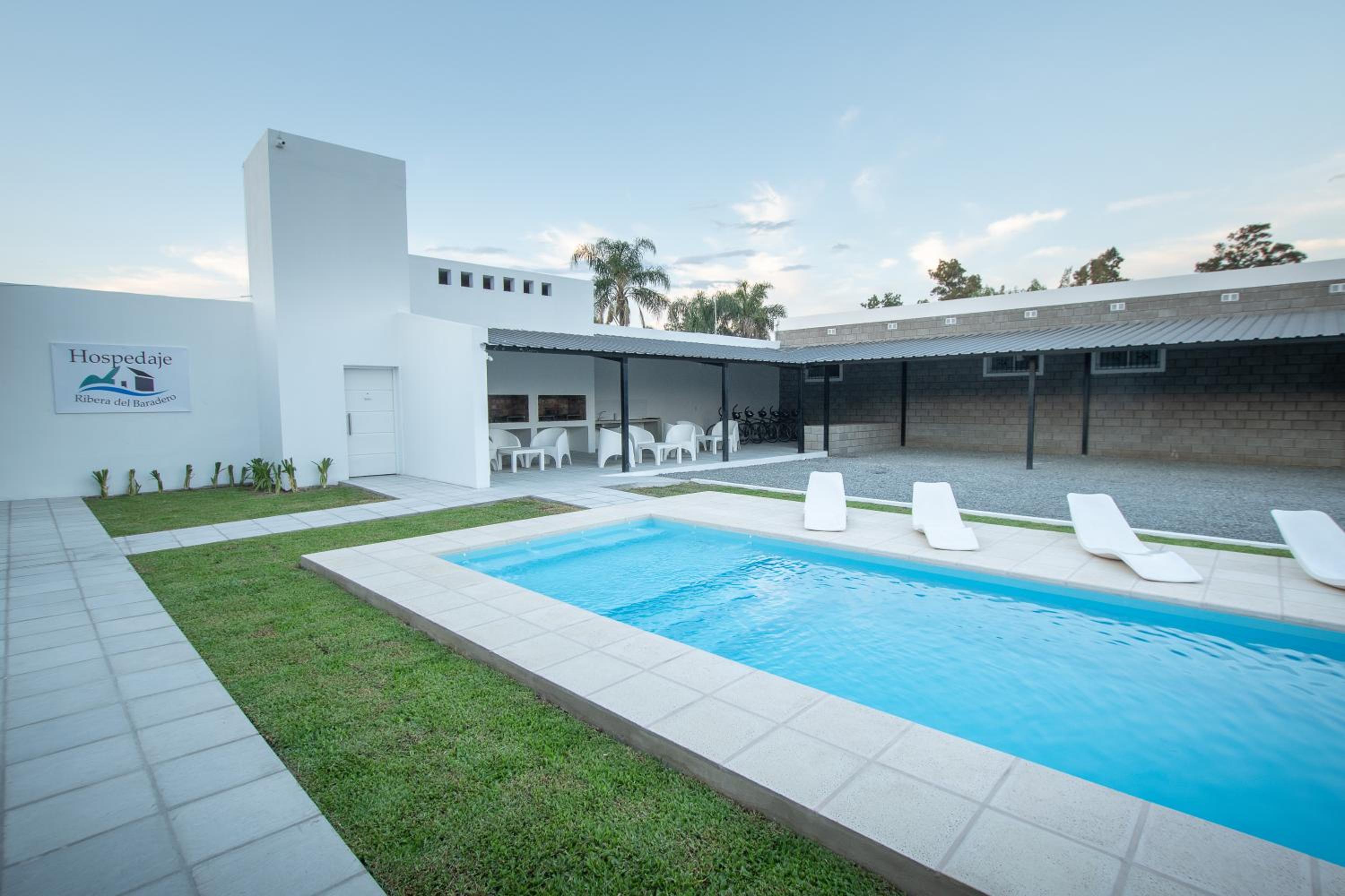 Apart Hotel Ribera del Baradero - Pileta Climatizada
