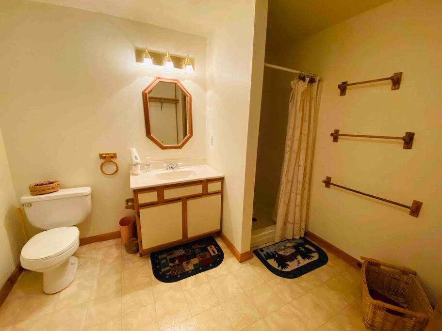 The Loft at Bear Mountain log cabins view 4