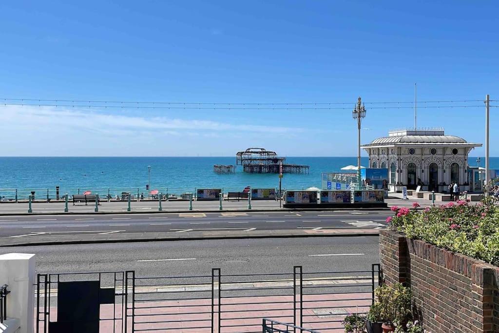 Sea view - 2 bedroom - West Pier - Brighton Beach view 2