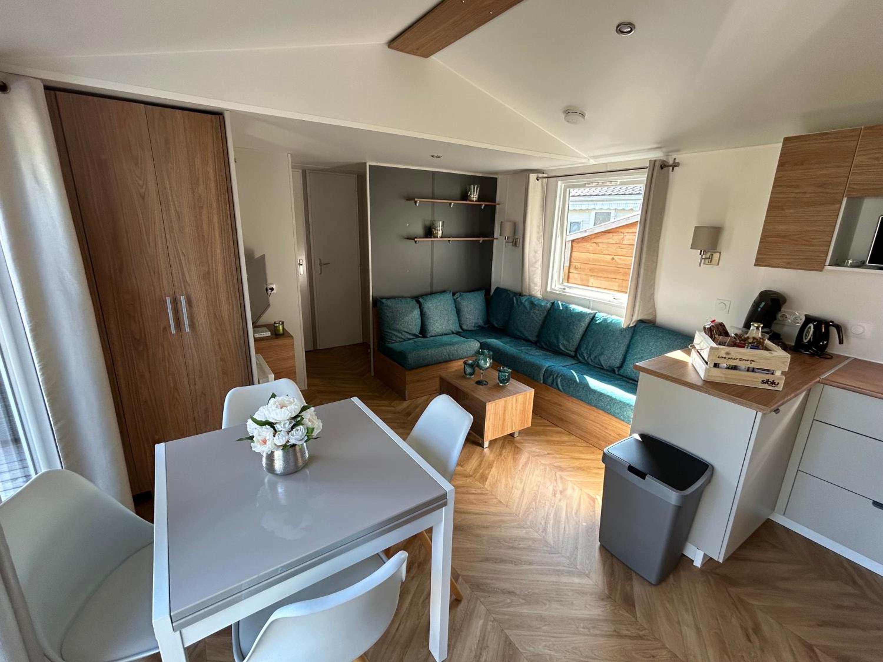 DS Chalets-Simonsgat 63-Geweldige 6 tot 7 persoons chalet met 2 badkamers-vakantiepark Lauwersoog-aan het Lauwersmeer view 2
