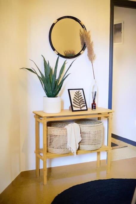 Boho Luxury 2 BR Apartment, Acropolis Museum View