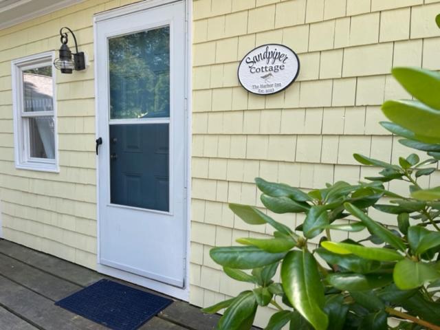 The Harbor Inn
