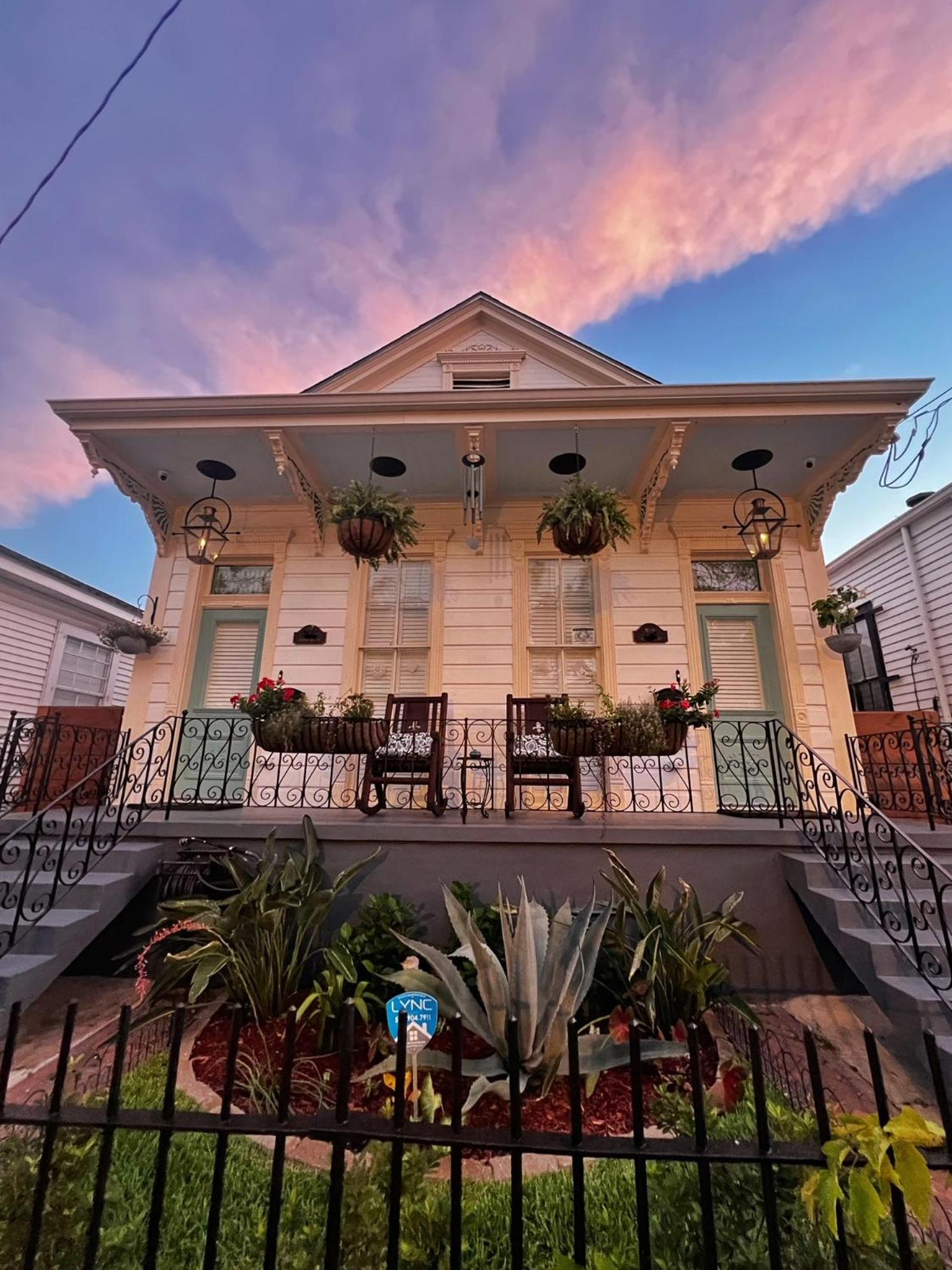 Hotel Luxury Historic Shotgun Home in Lower Garden District - Image 1