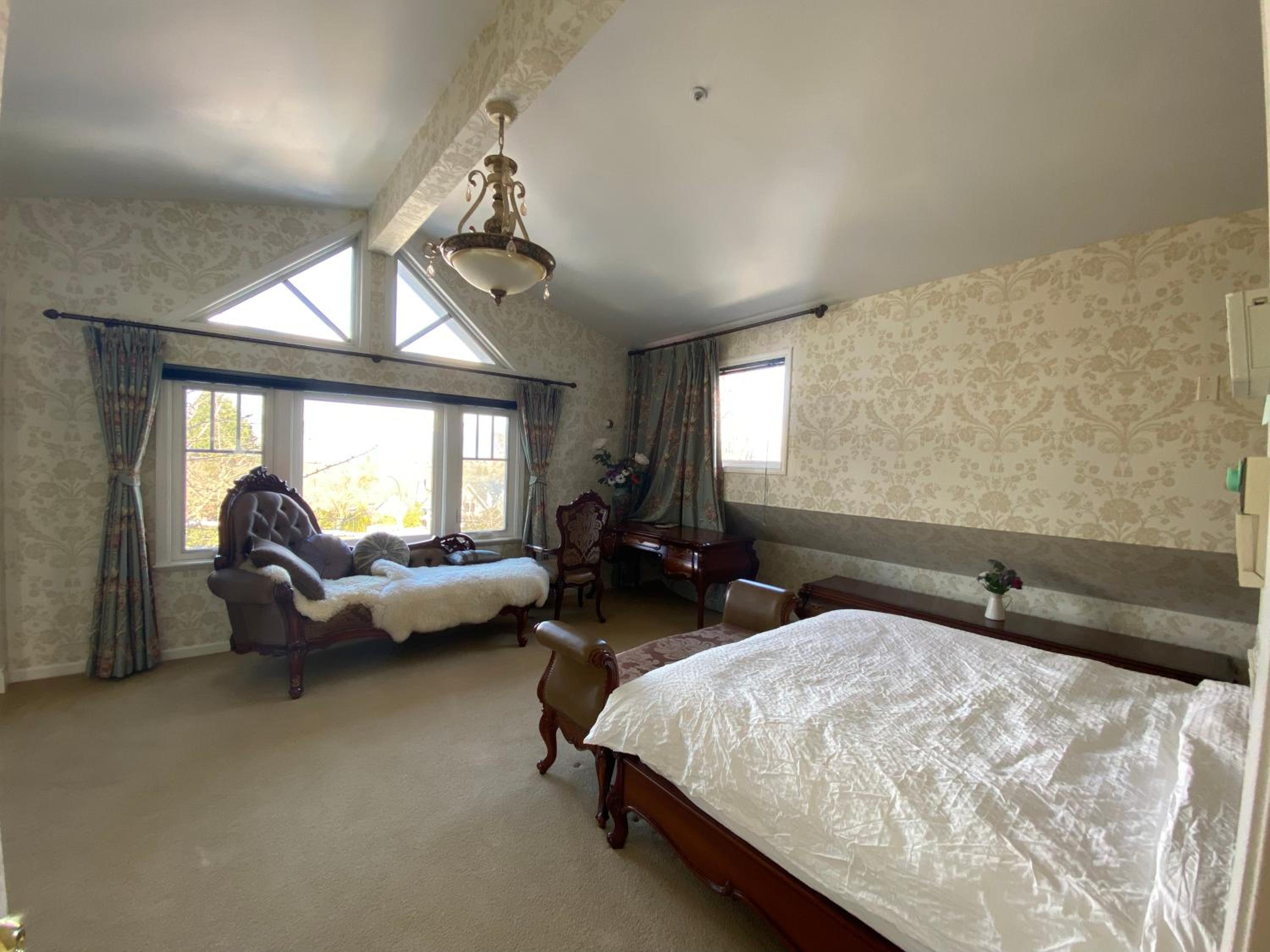 Vancouver Vacations - Cozy Dunbar 3 Beds Home w/ Views - Property Image 1