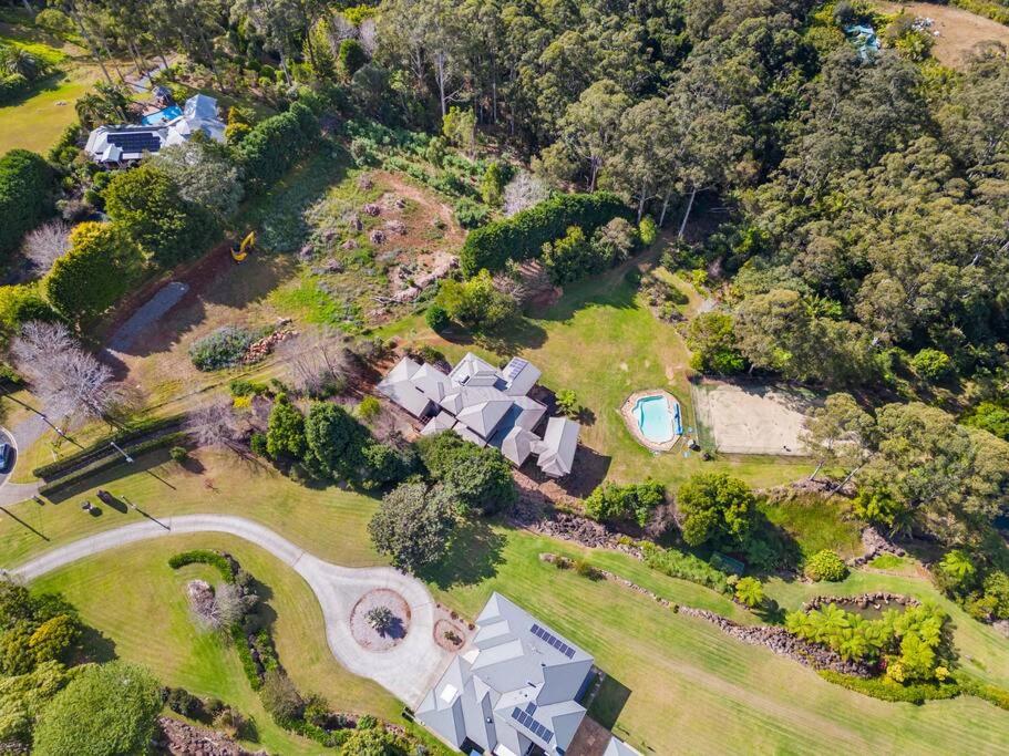Amazing acreage style living