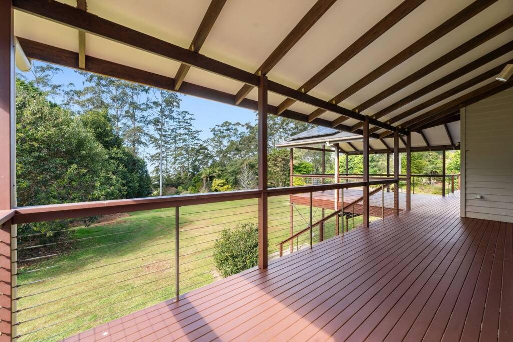 Amazing acreage style living