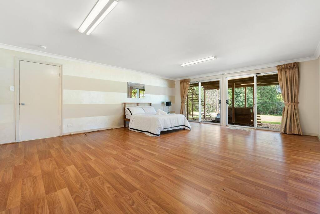 Amazing acreage style living