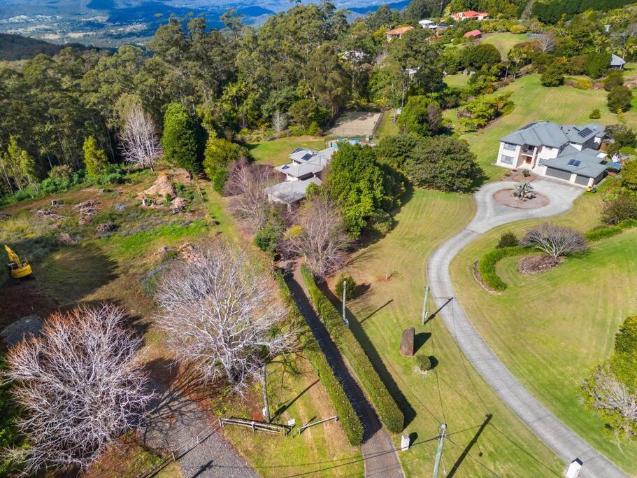 Amazing acreage style living