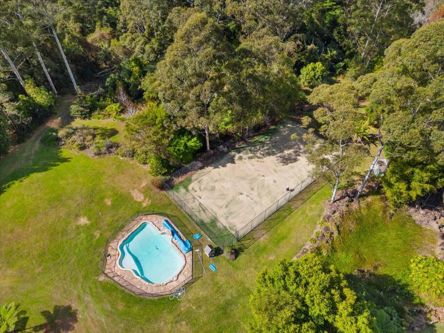Amazing acreage style living