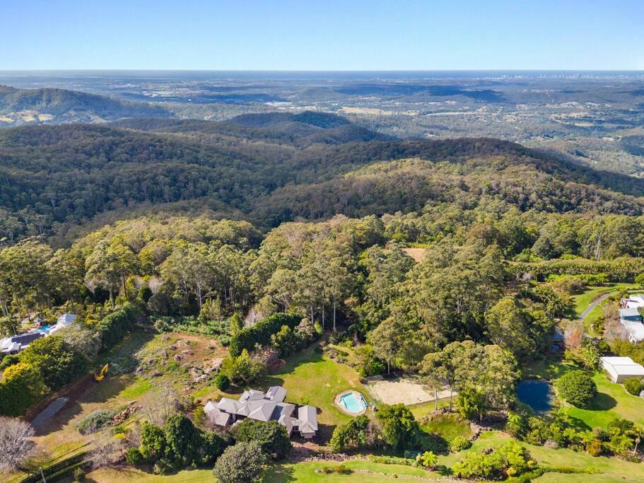 Amazing acreage style living