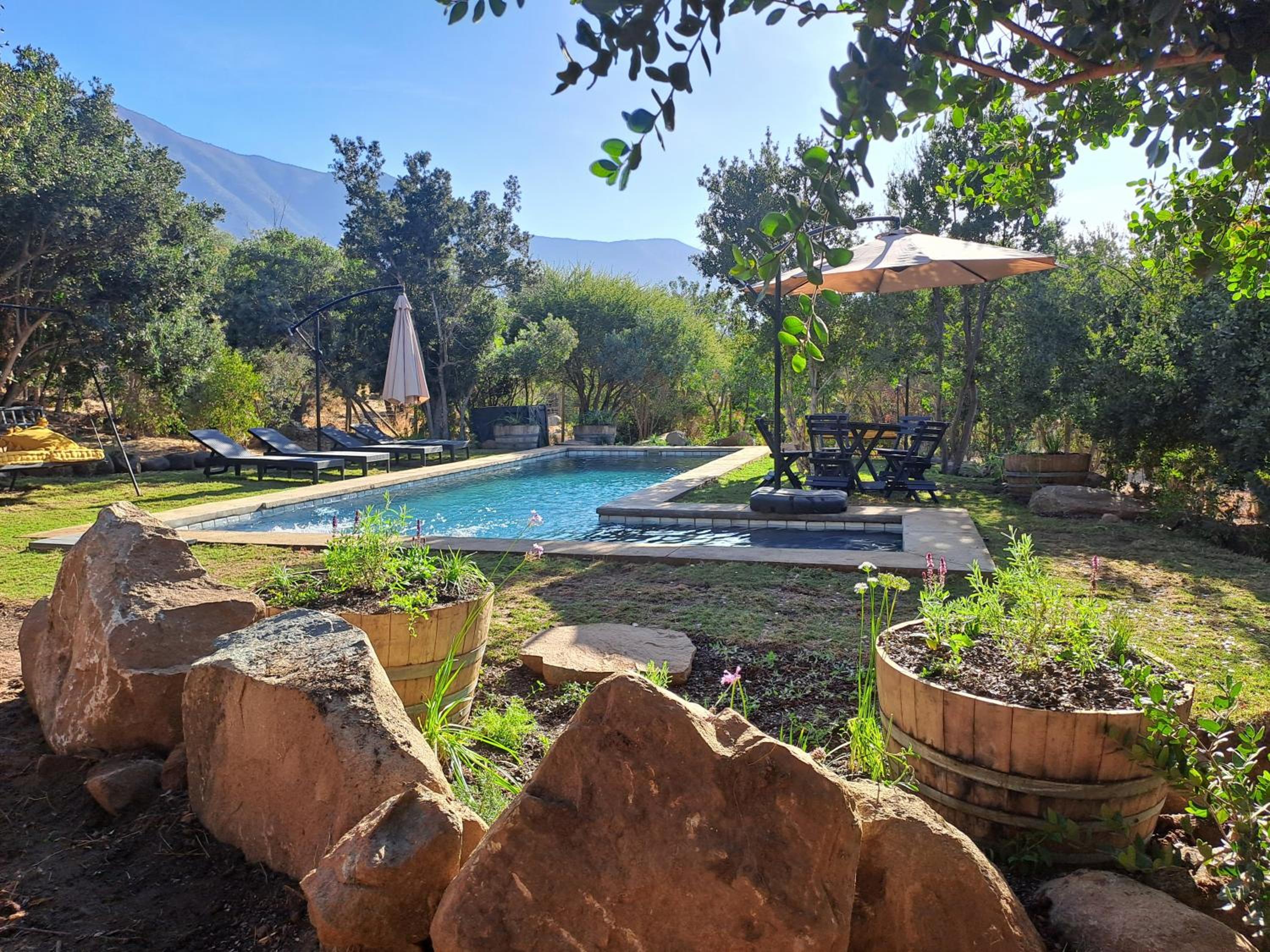 Wine Lodge de Viña Vultur en bosque nativo con piscina