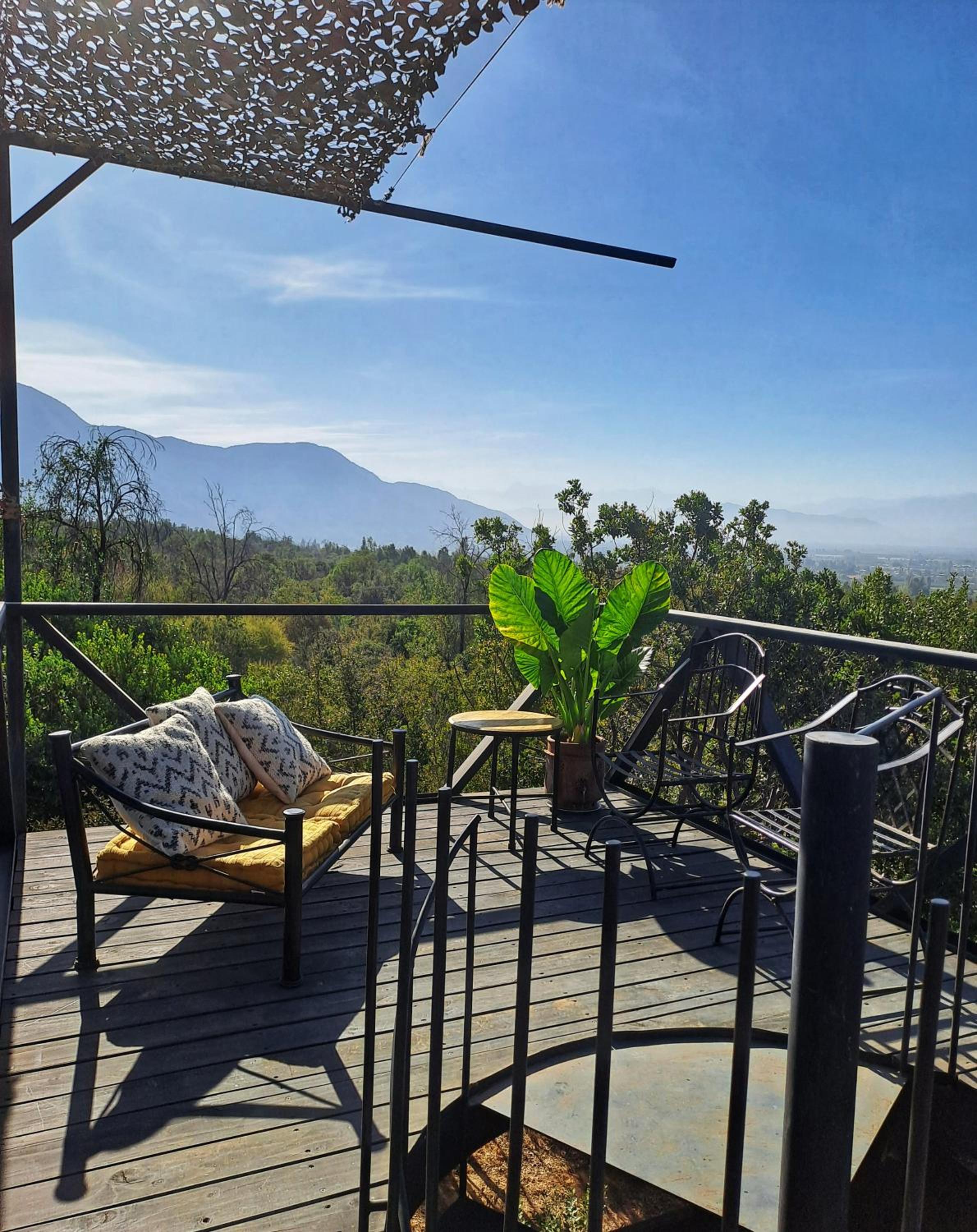 Wine Lodge de Viña Vultur en bosque nativo con piscina