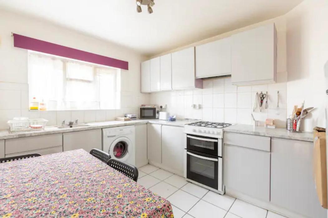 cosy 1 bedroom flat near Barking town centre view 3