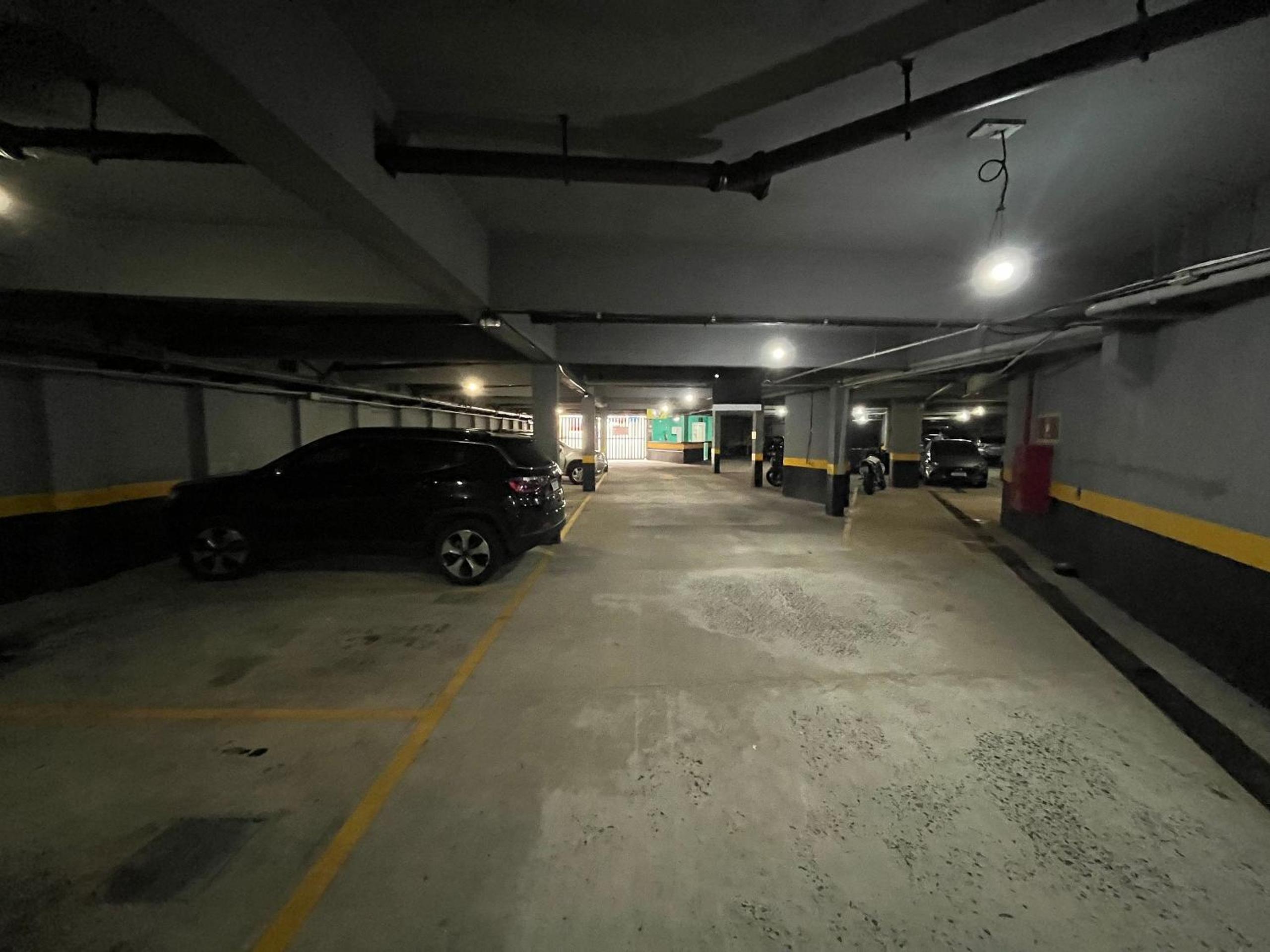 Flat Premium -Acesso a pé ao shopping Center vale - Edifício Summit (Ar condicionado)