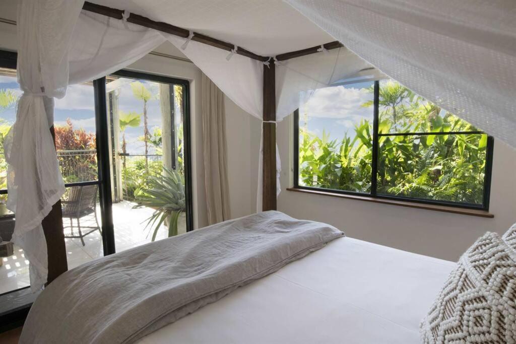 The Jungle House - 2 Bedroom Home - Bingil Bay