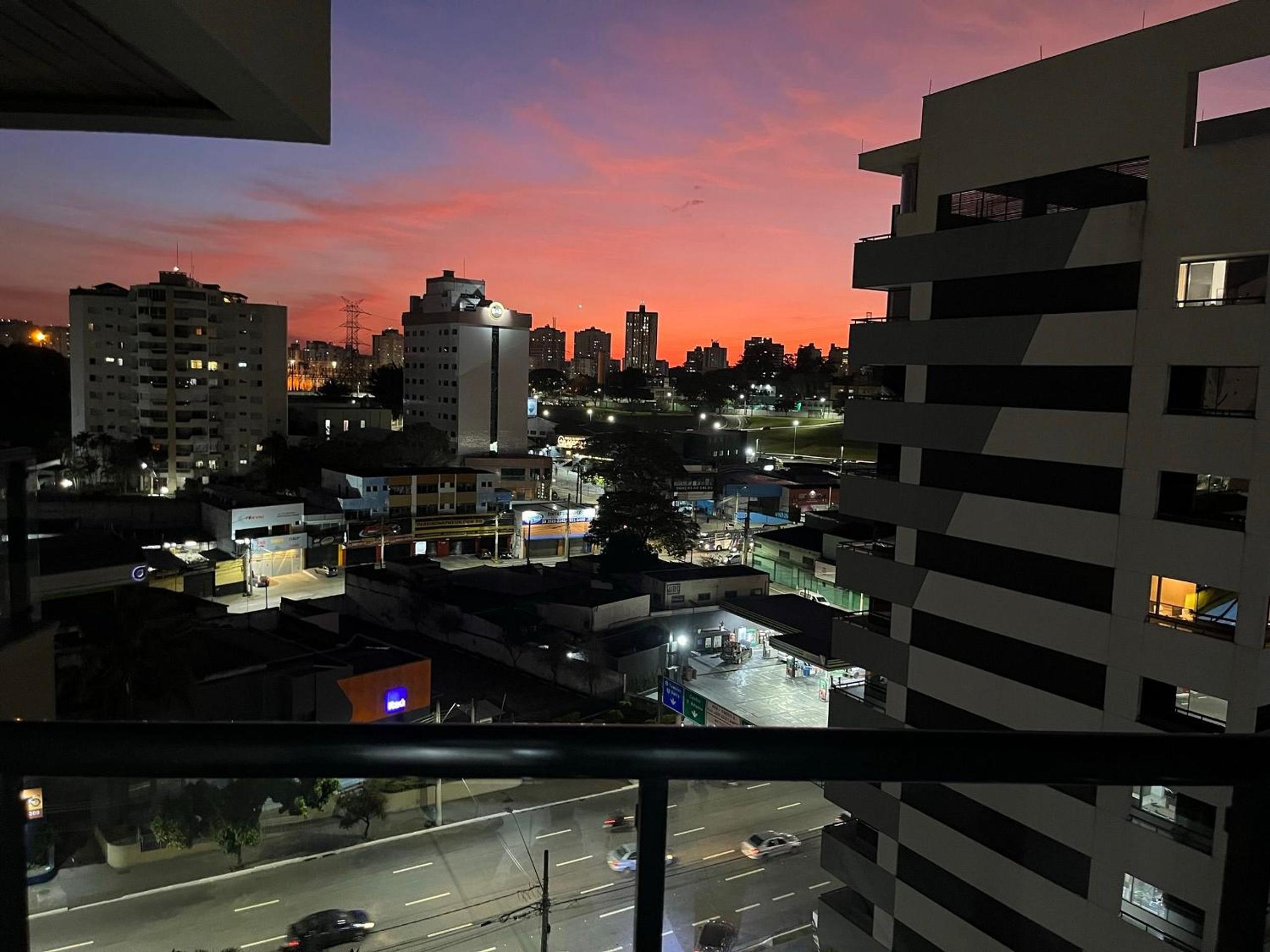 Flat Premium -Acesso a pé ao shopping Center vale - Edifício Summit (Ar condicionado)