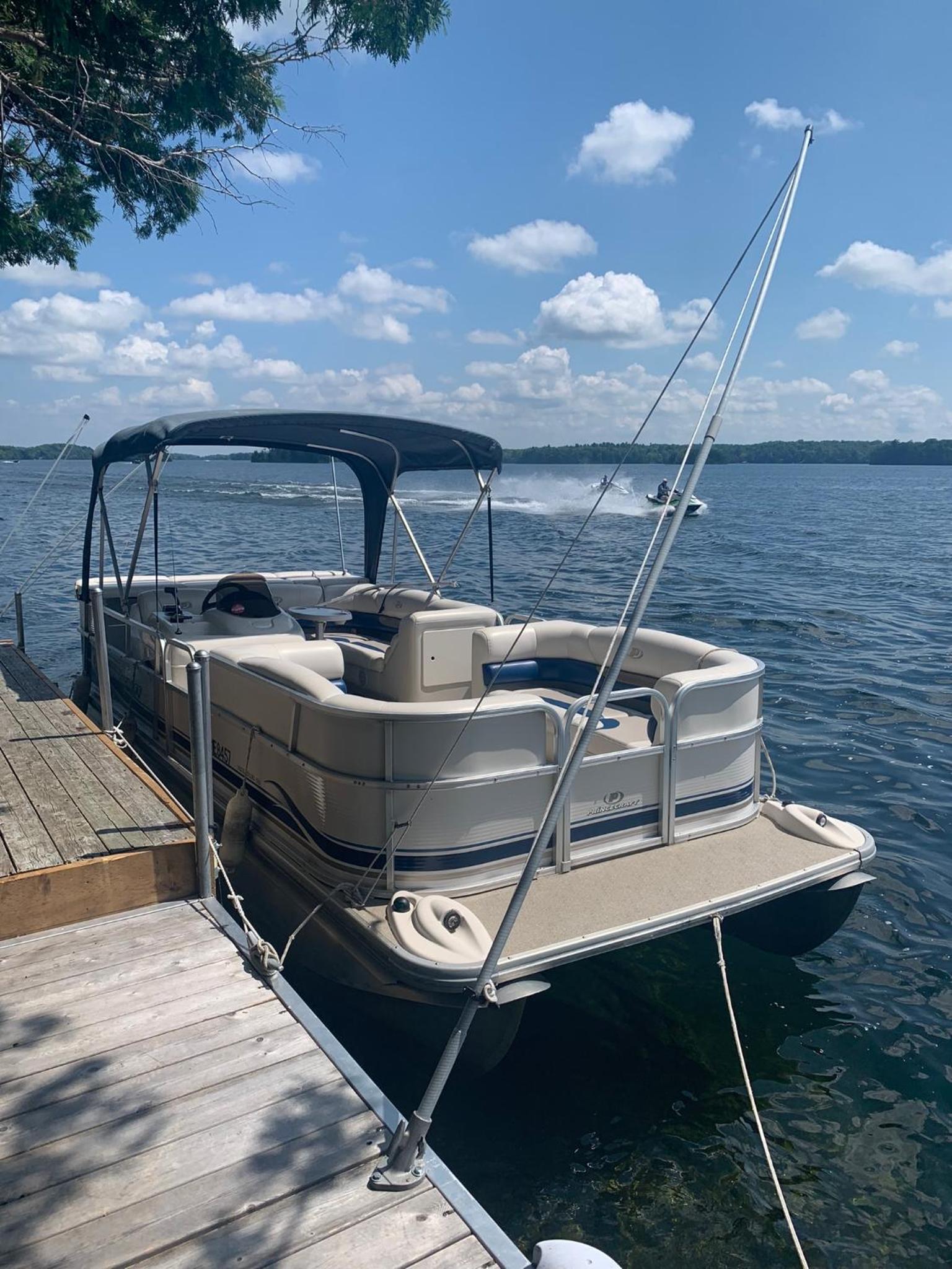 Waterfront Q Estate summer cottage
