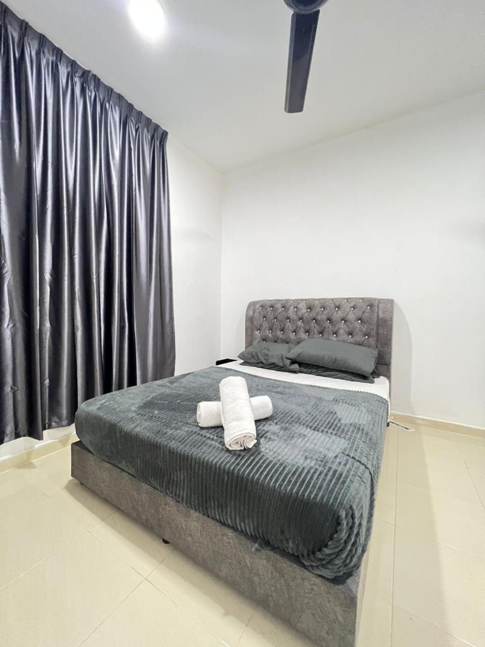nearby Umt unisza Airport drawbridge Enzo Homestay Gong badak Kuala Terengganu photo 6