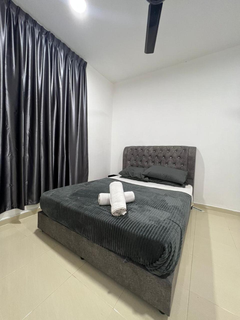 nearby Umt unisza Airport drawbridge Enzo Homestay Gong badak Kuala Terengganu photo 7