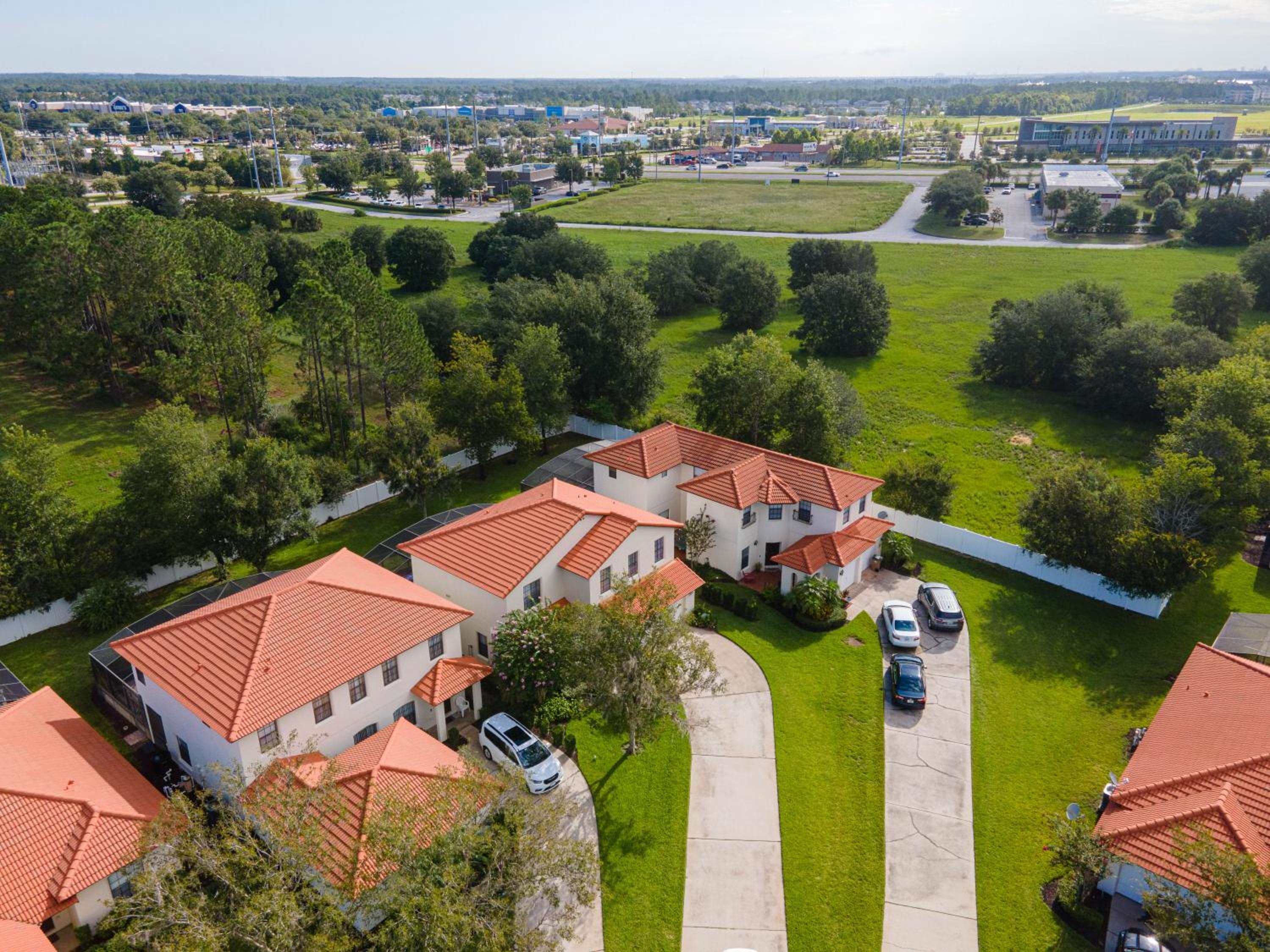 Affordable 4 Br Luxury Villa near Disney/Private Pool/Arcade/Game room