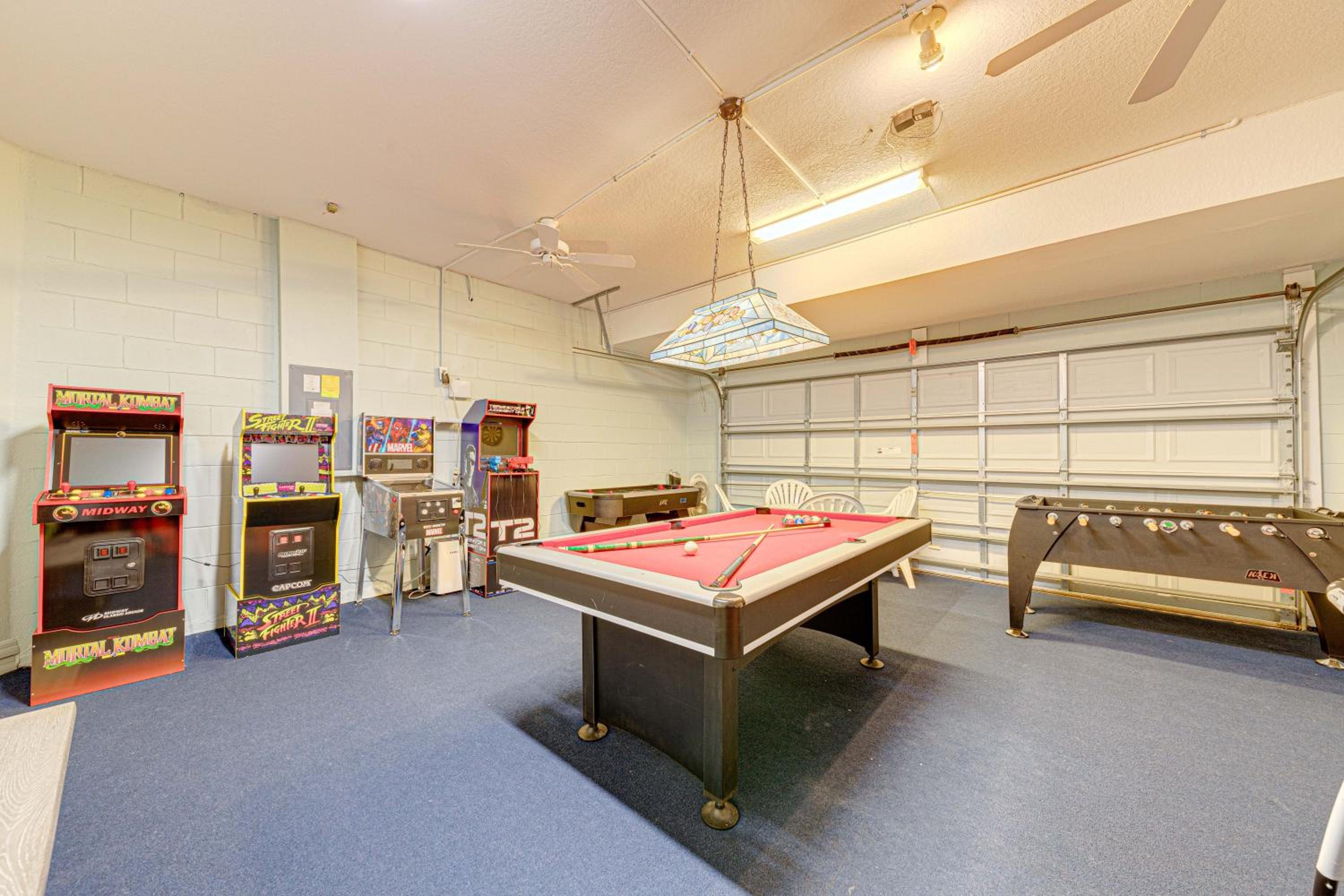 Affordable 4 Br Luxury Villa near Disney/Private Pool/Arcade/Game room