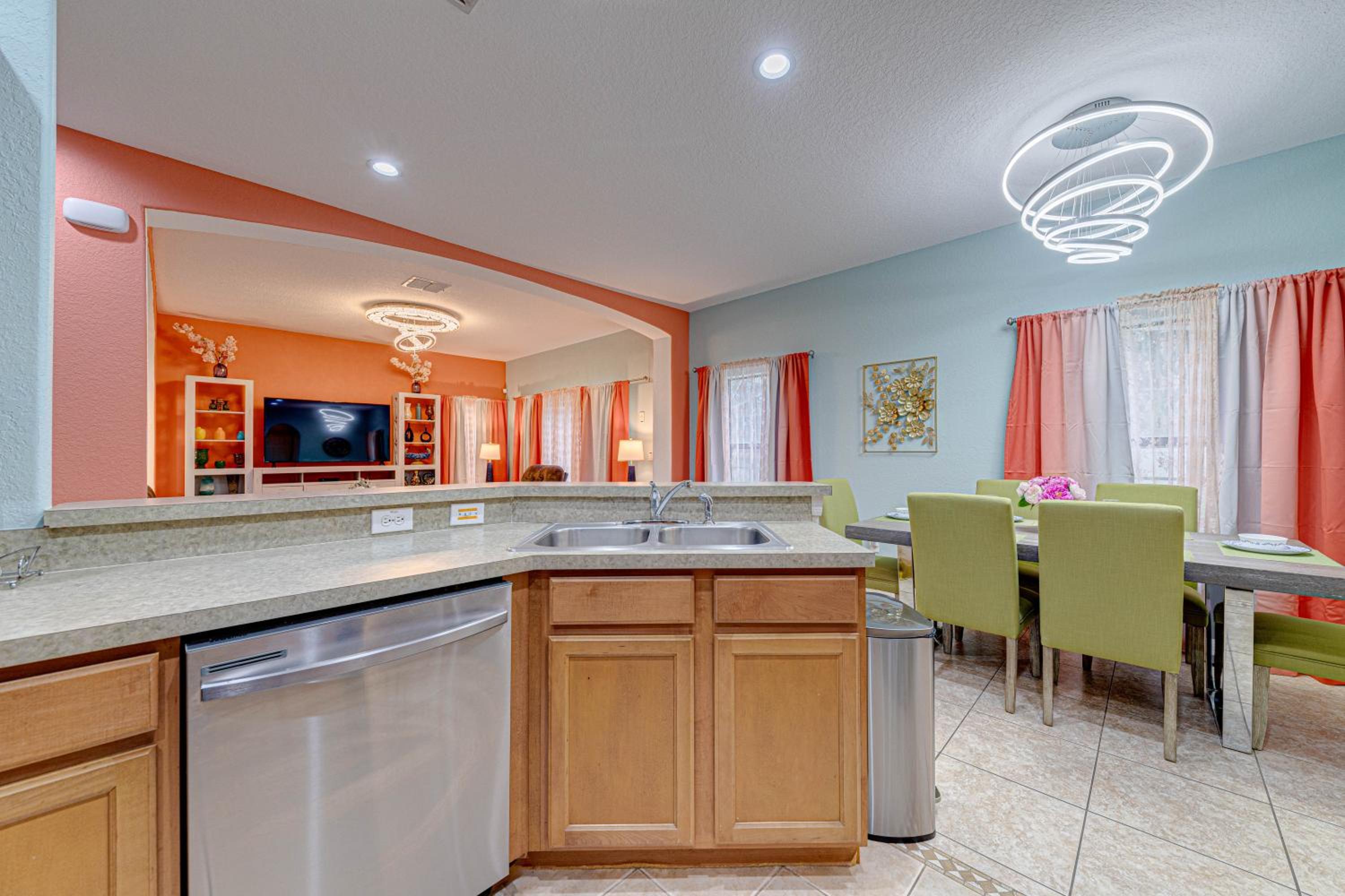Affordable 4 Br Luxury Villa near Disney/Private Pool/Arcade/Game room