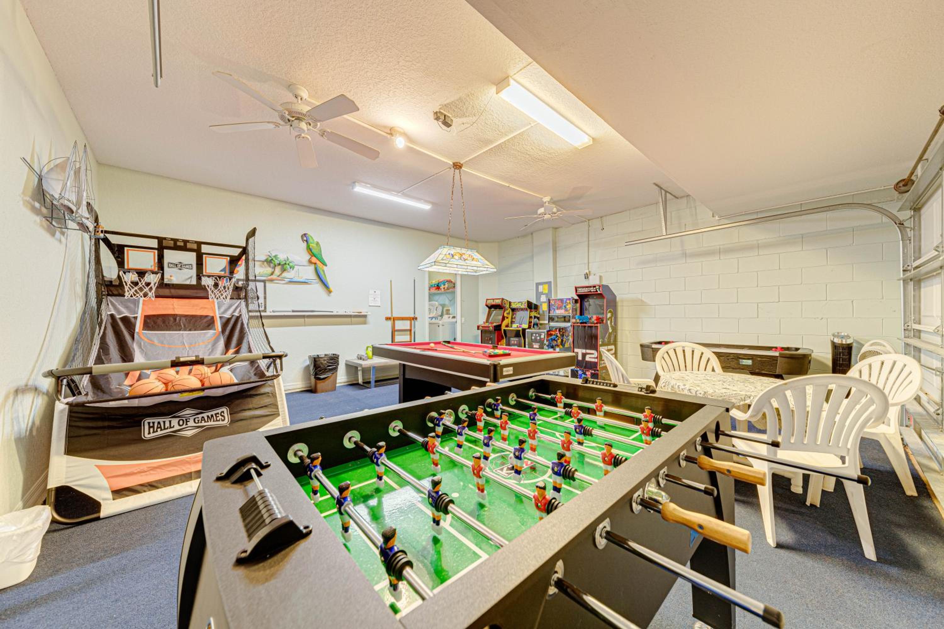 Affordable 4 Br Luxury Villa near Disney/Private Pool/Arcade/Game room