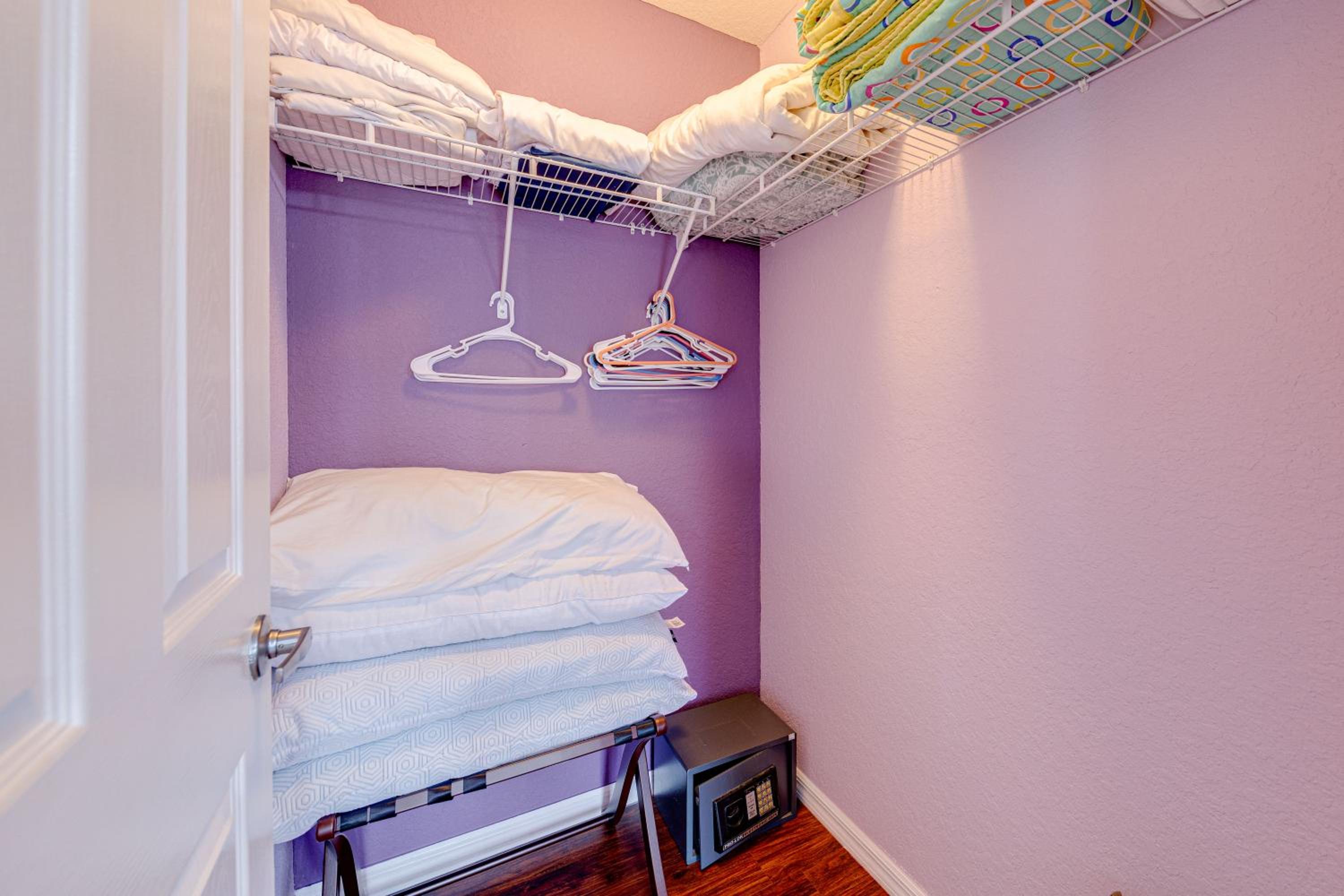 Affordable 4 Br Luxury Villa near Disney/Private Pool/Arcade/Game room