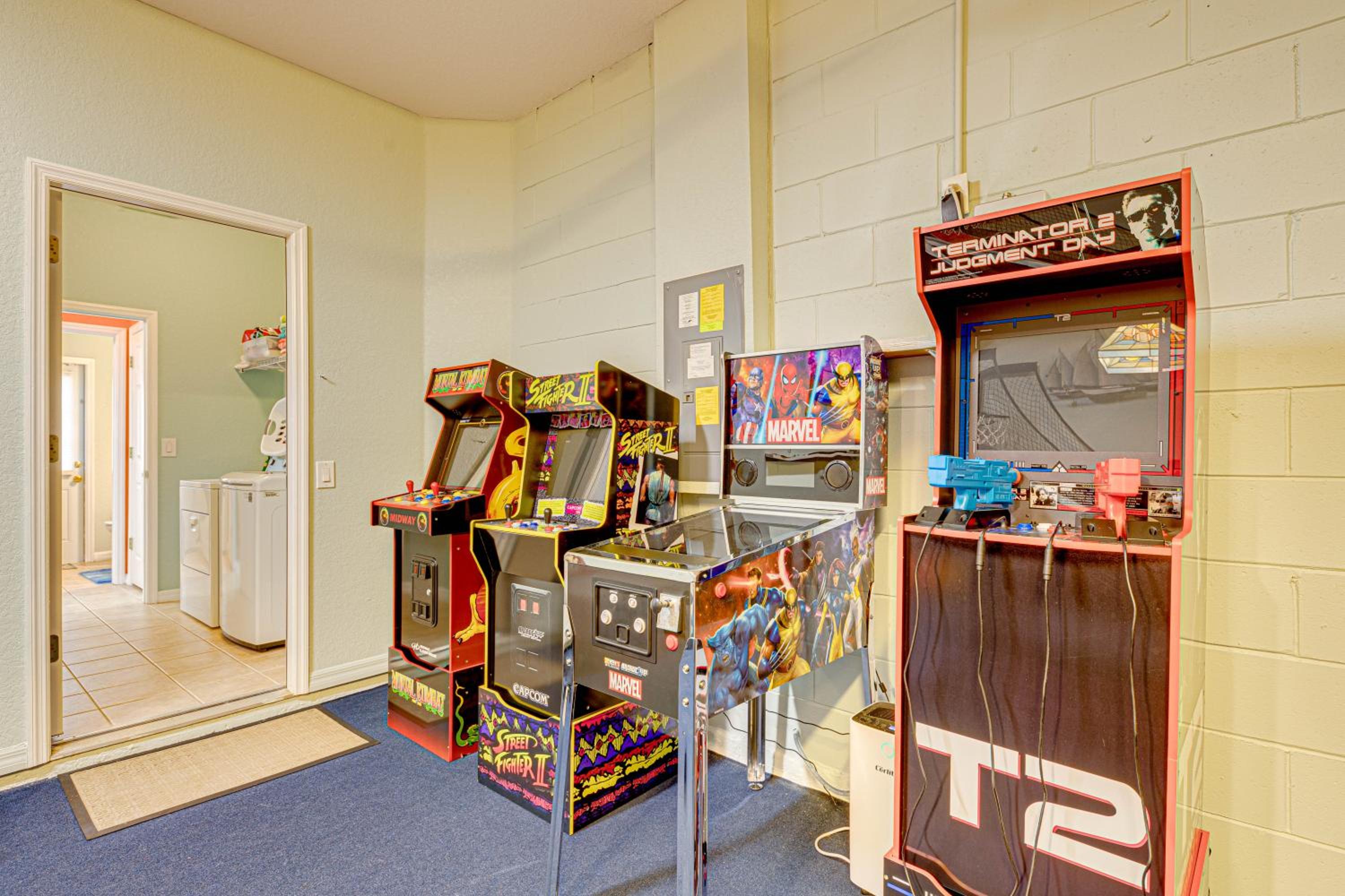 Affordable 4 Br Luxury Villa near Disney/Private Pool/Arcade/Game room