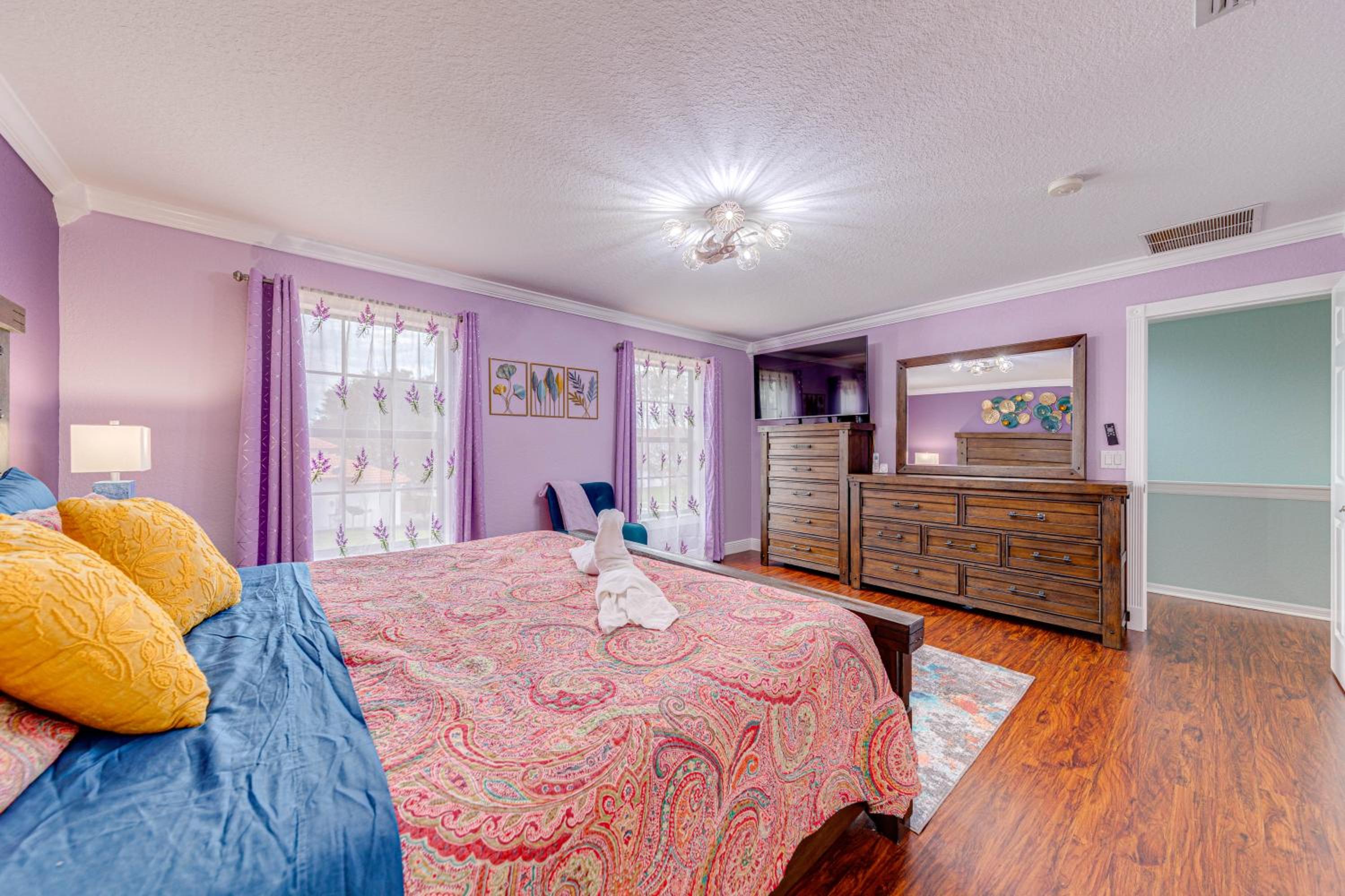 Affordable 4 Br Luxury Villa near Disney/Private Pool/Arcade/Game room
